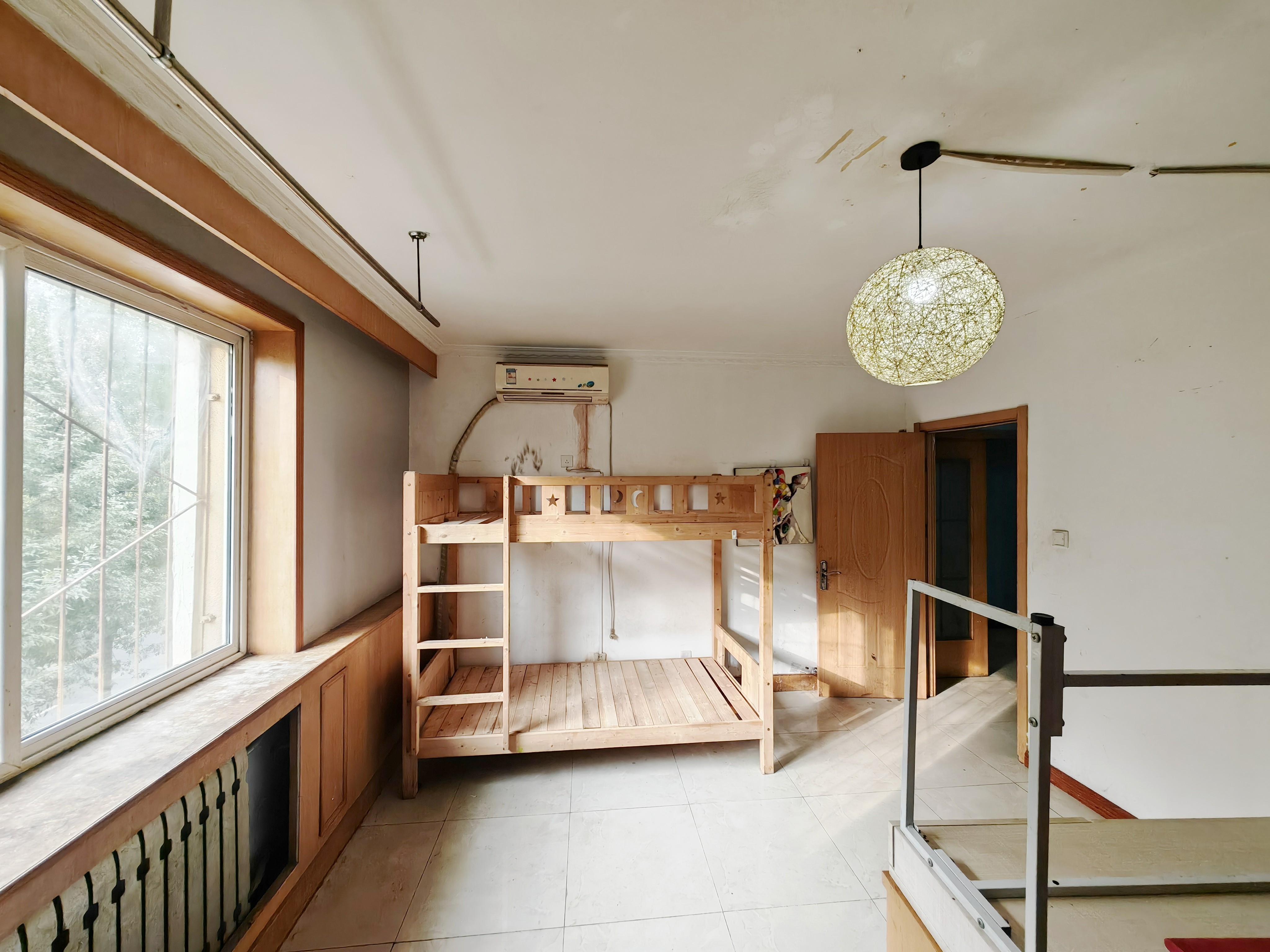  华信路14-1号 南北