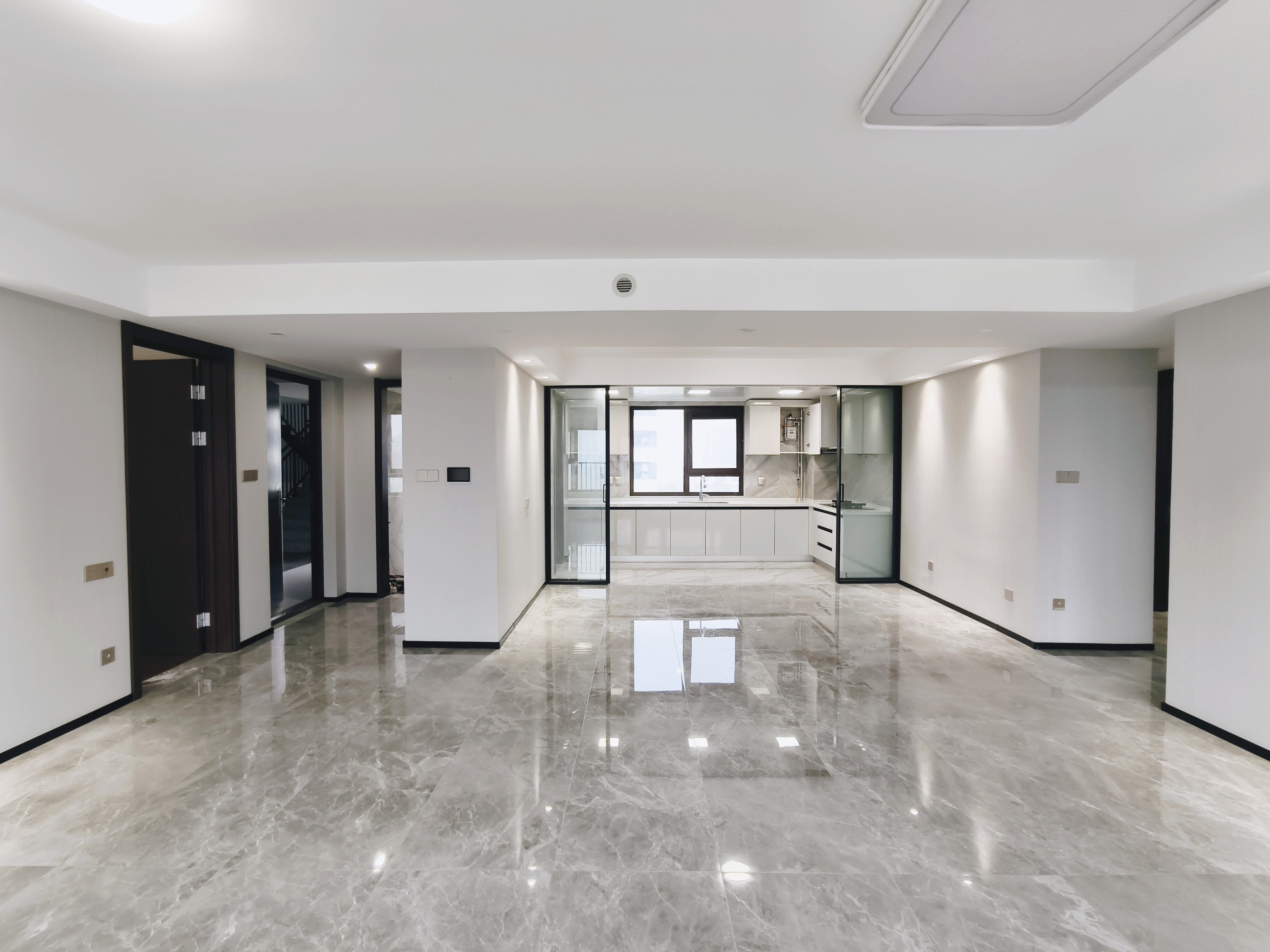  雪山万科城云湾园 南北