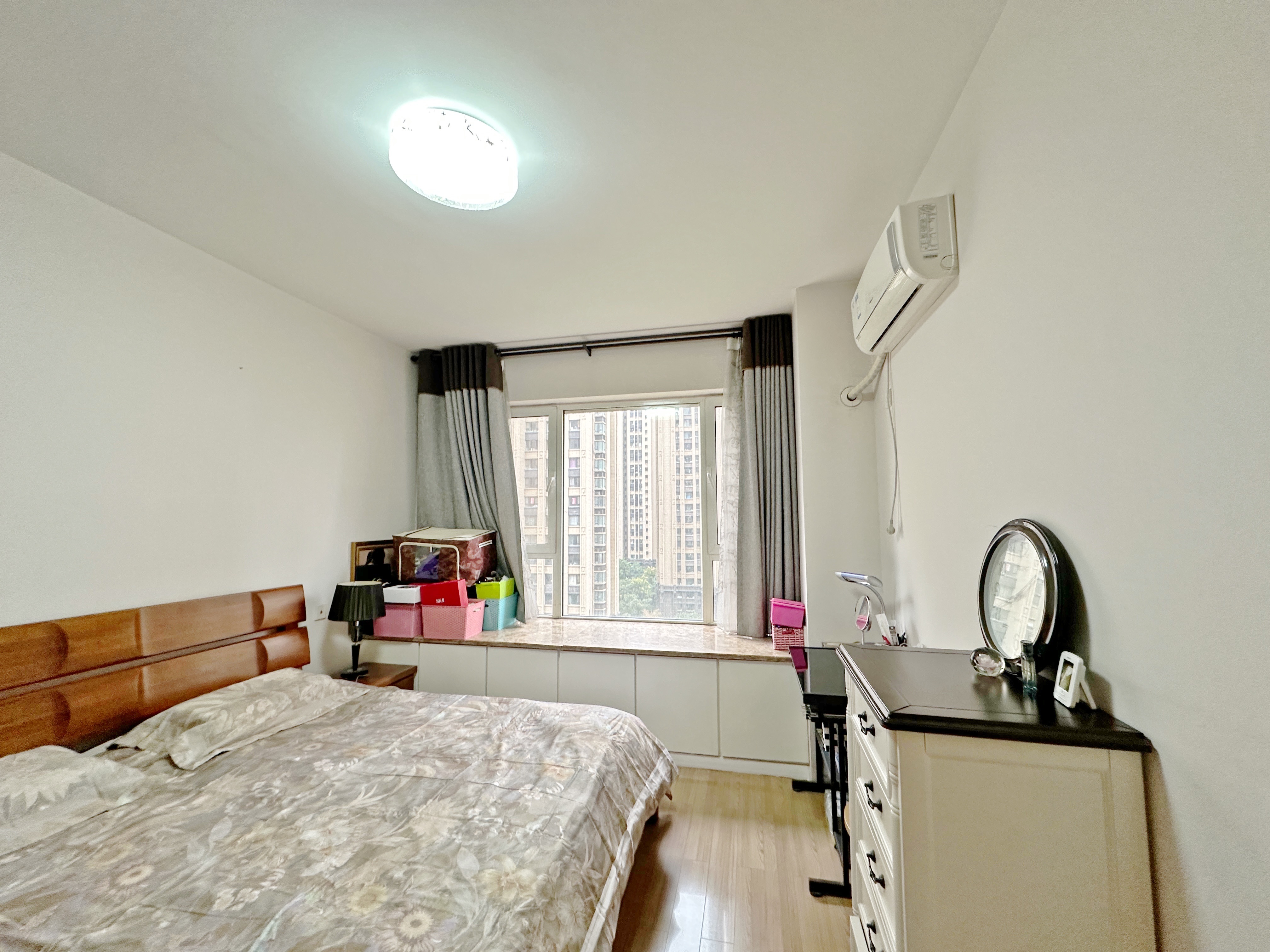 绿地新里卢浮公馆