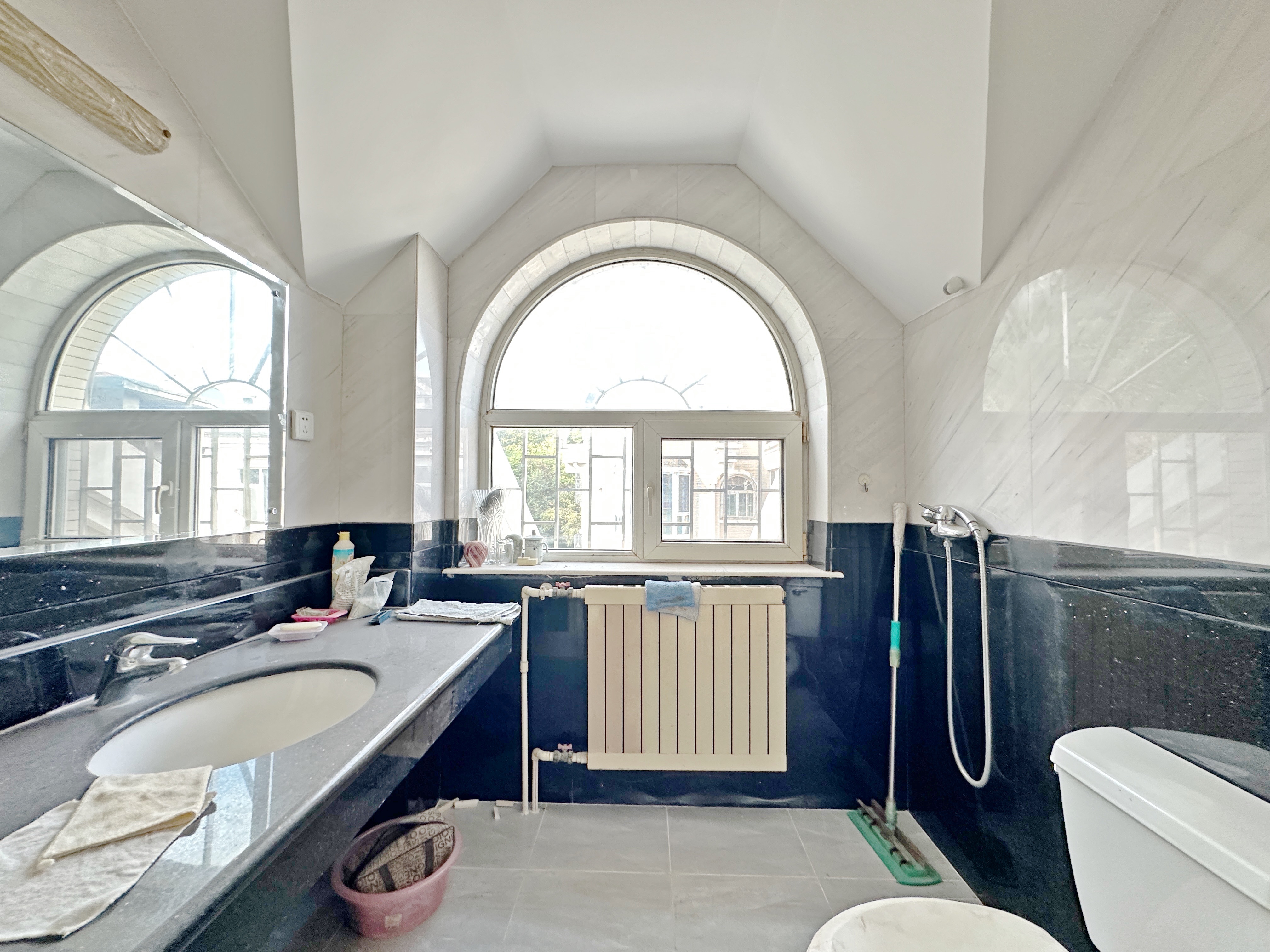 卧龙花园龙昌苑(四区)