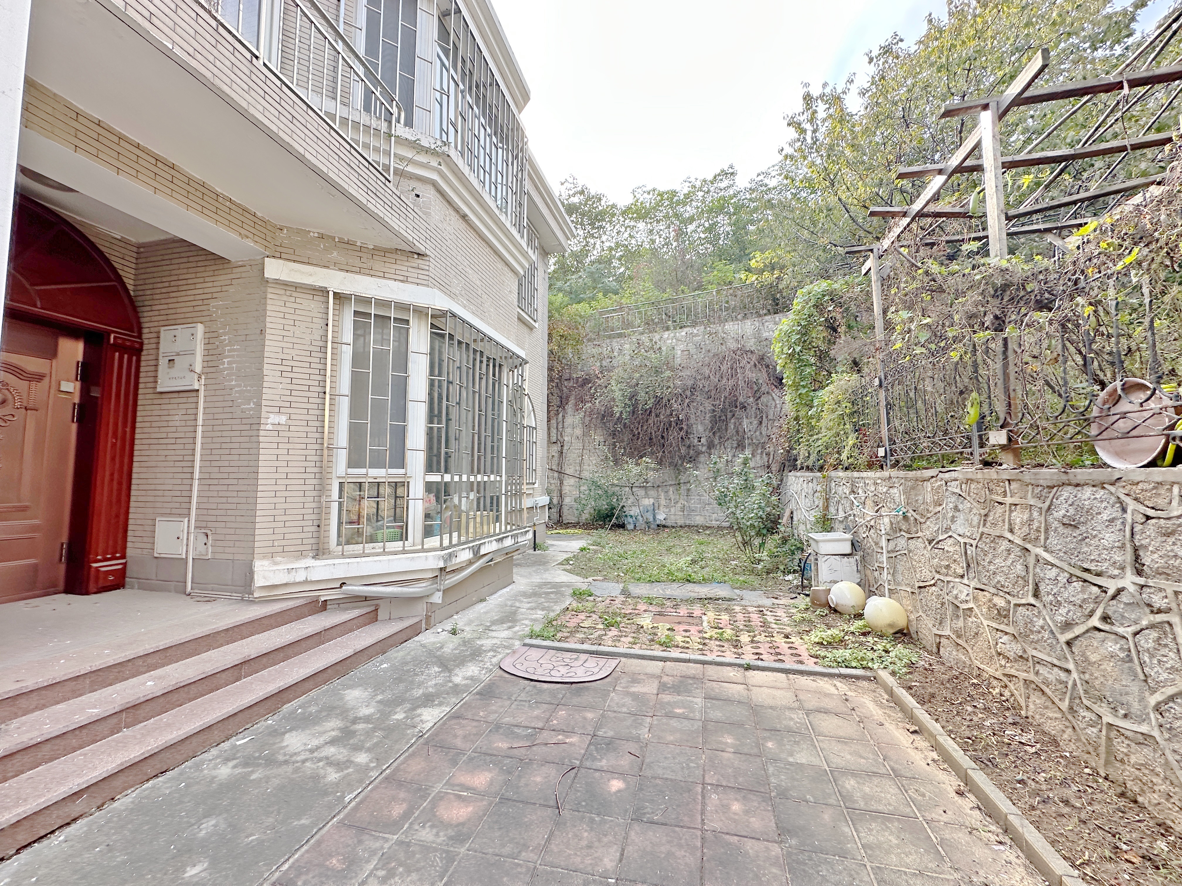 卧龙花园龙昌苑(四区)