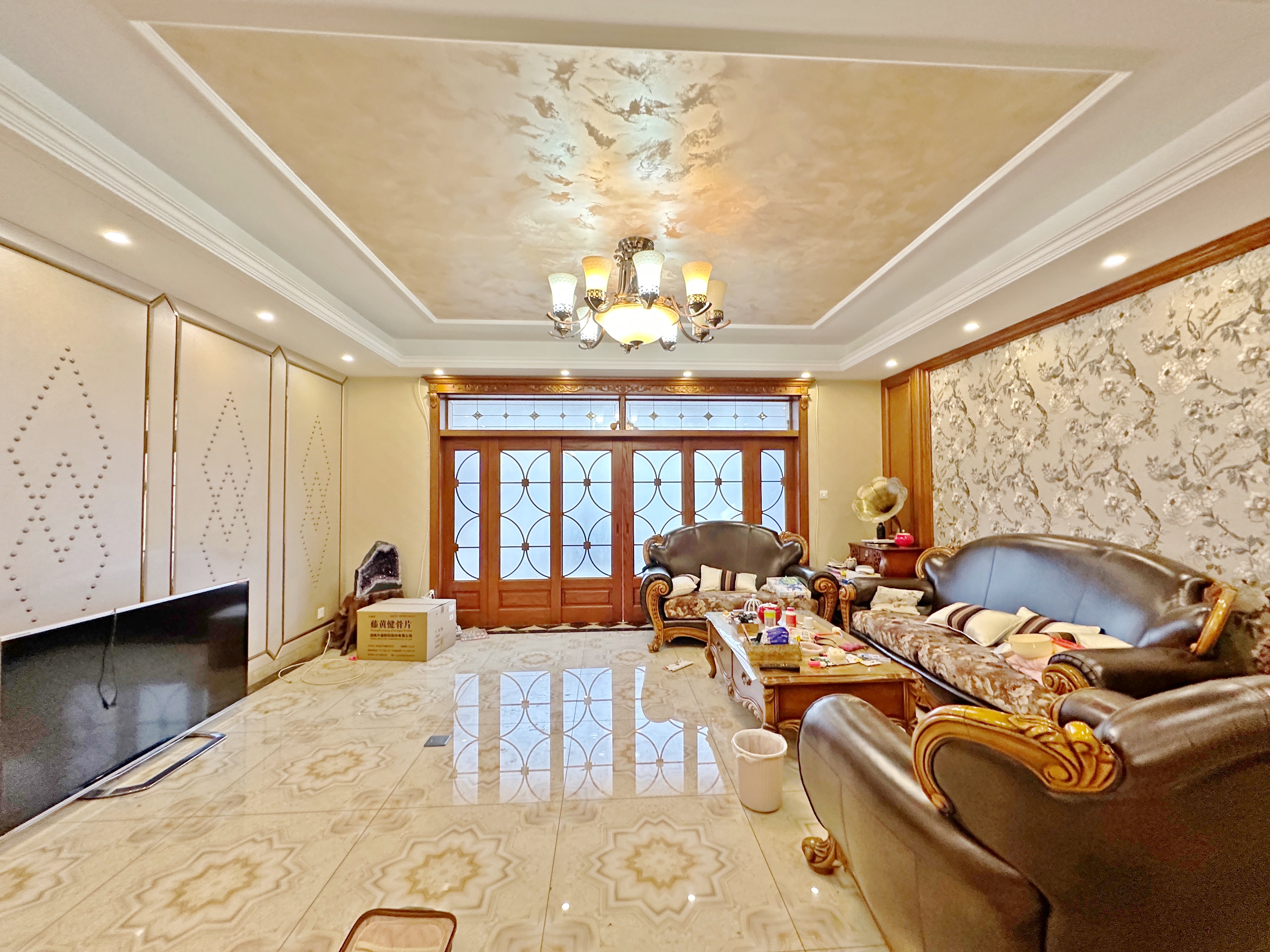  卧龙花园龙昌苑(四区) 南北