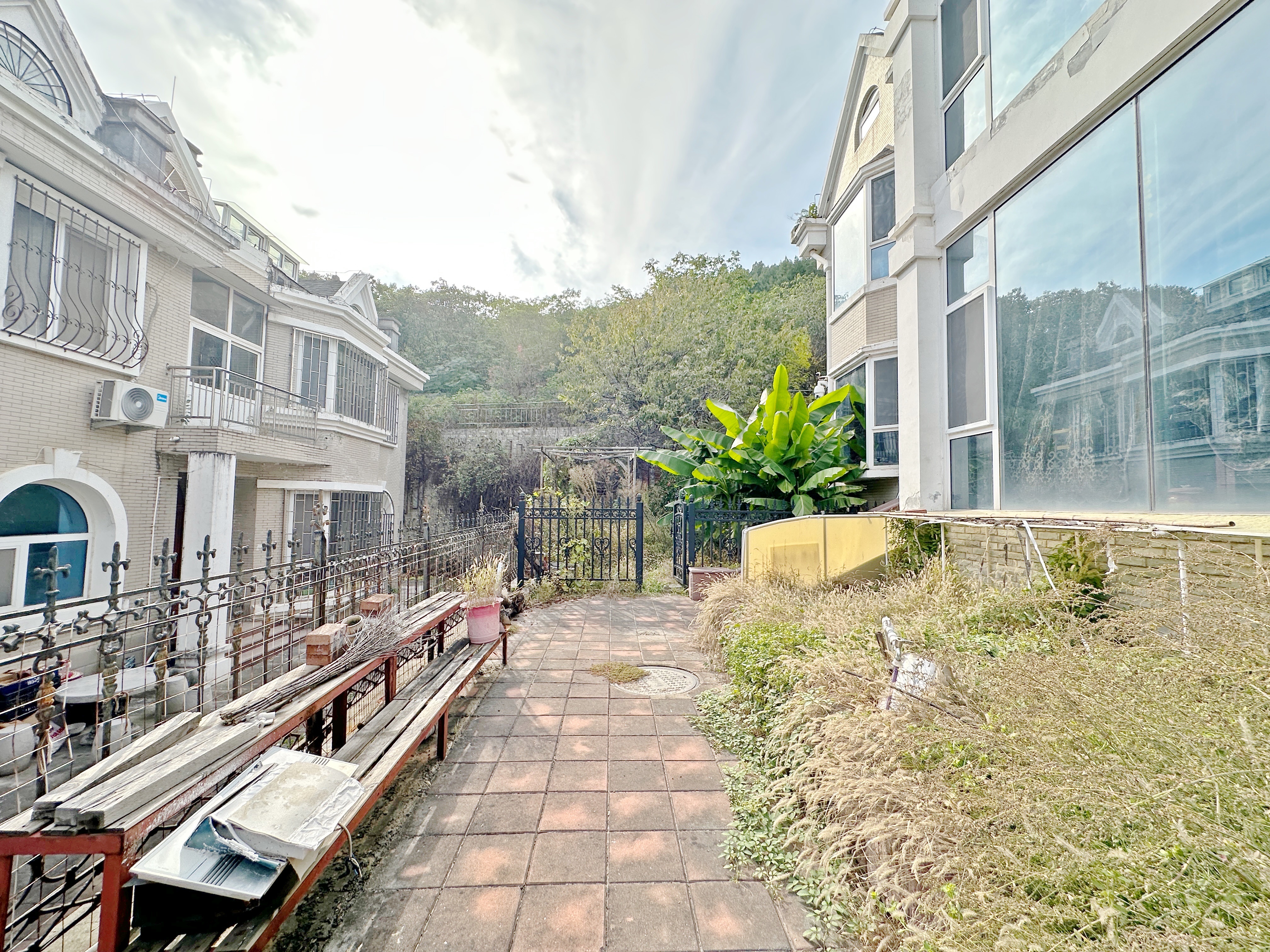 卧龙花园龙昌苑(四区)