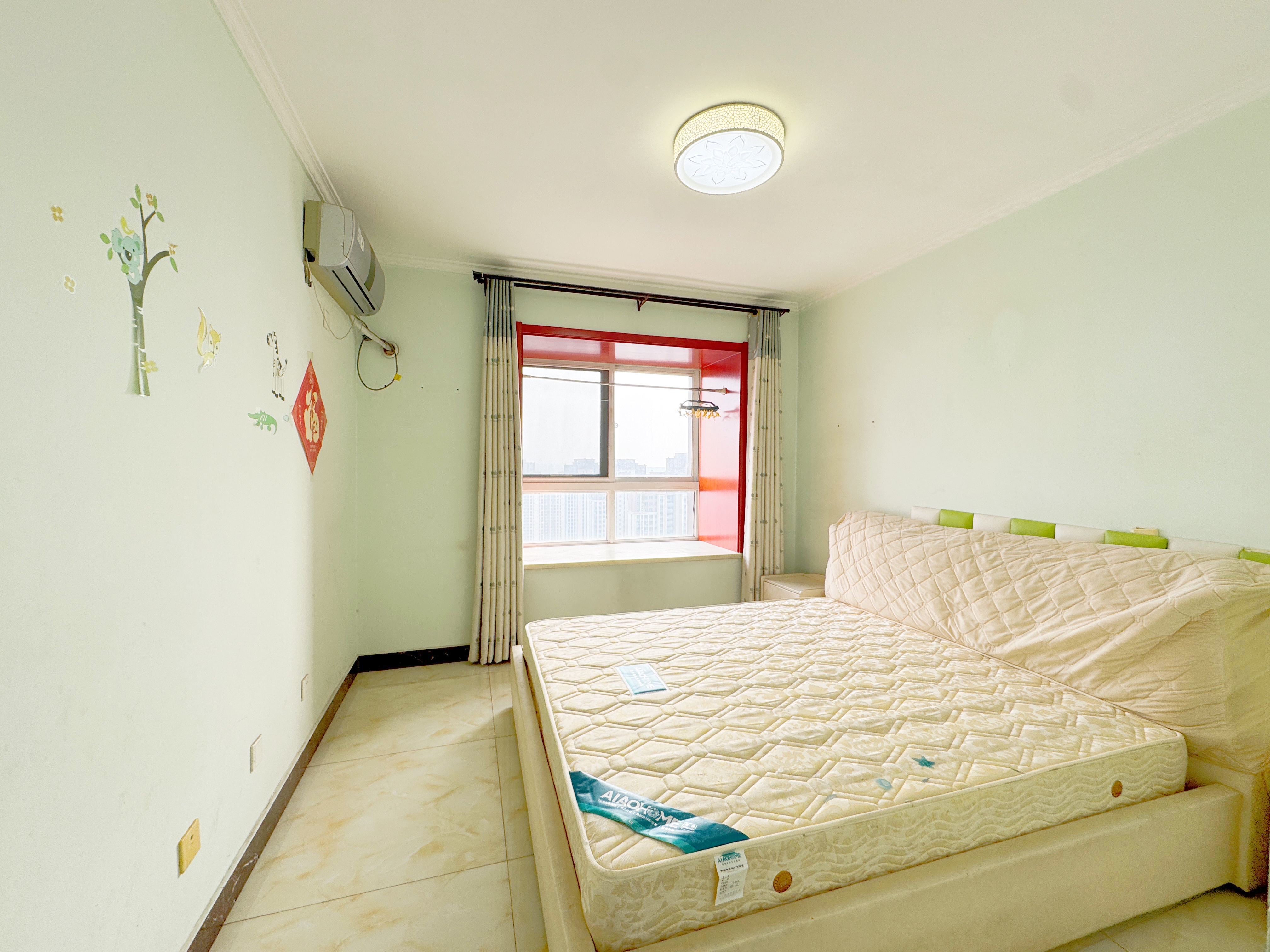 绿地新里梵尔赛公馆