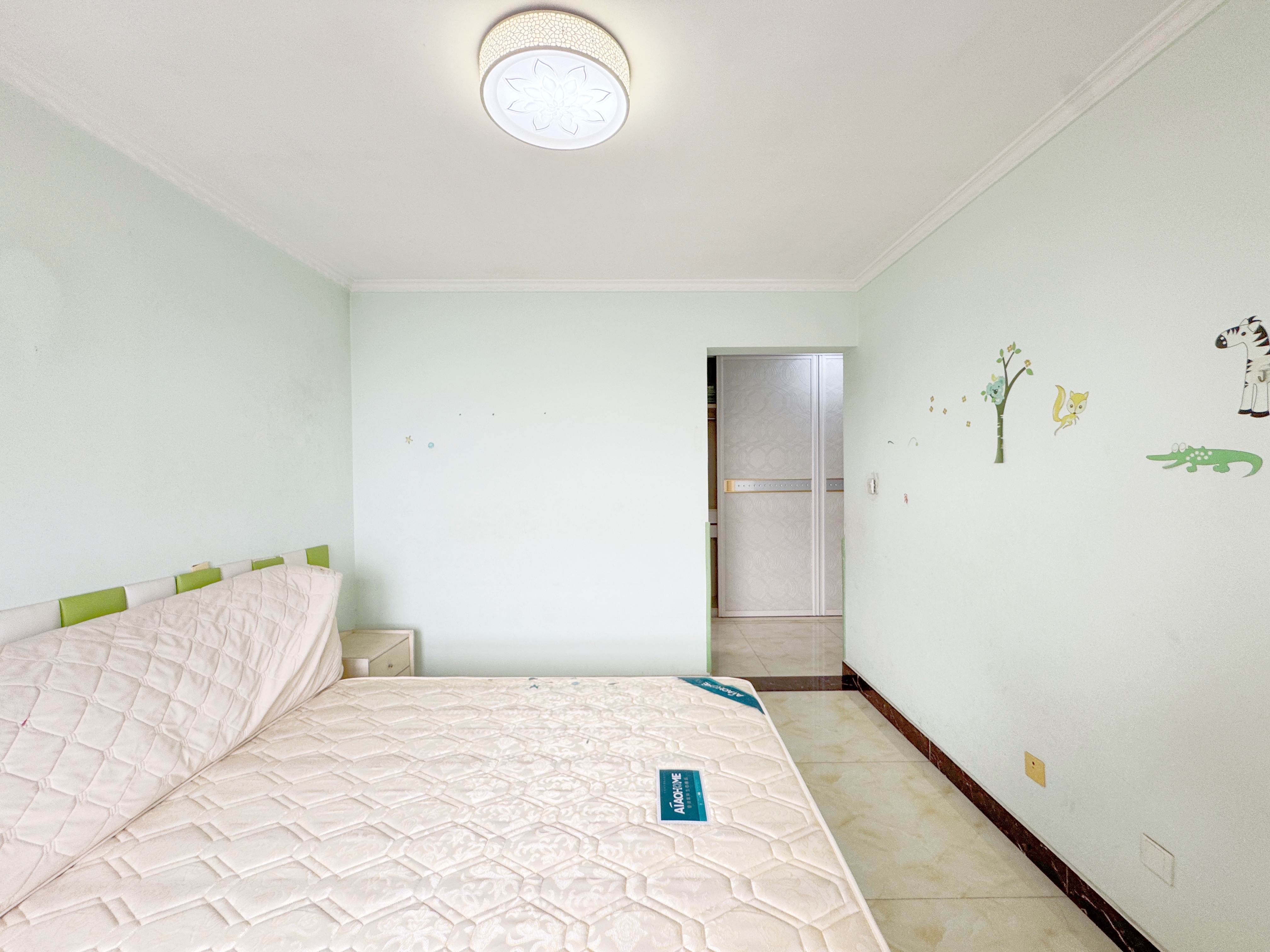 绿地新里梵尔赛公馆