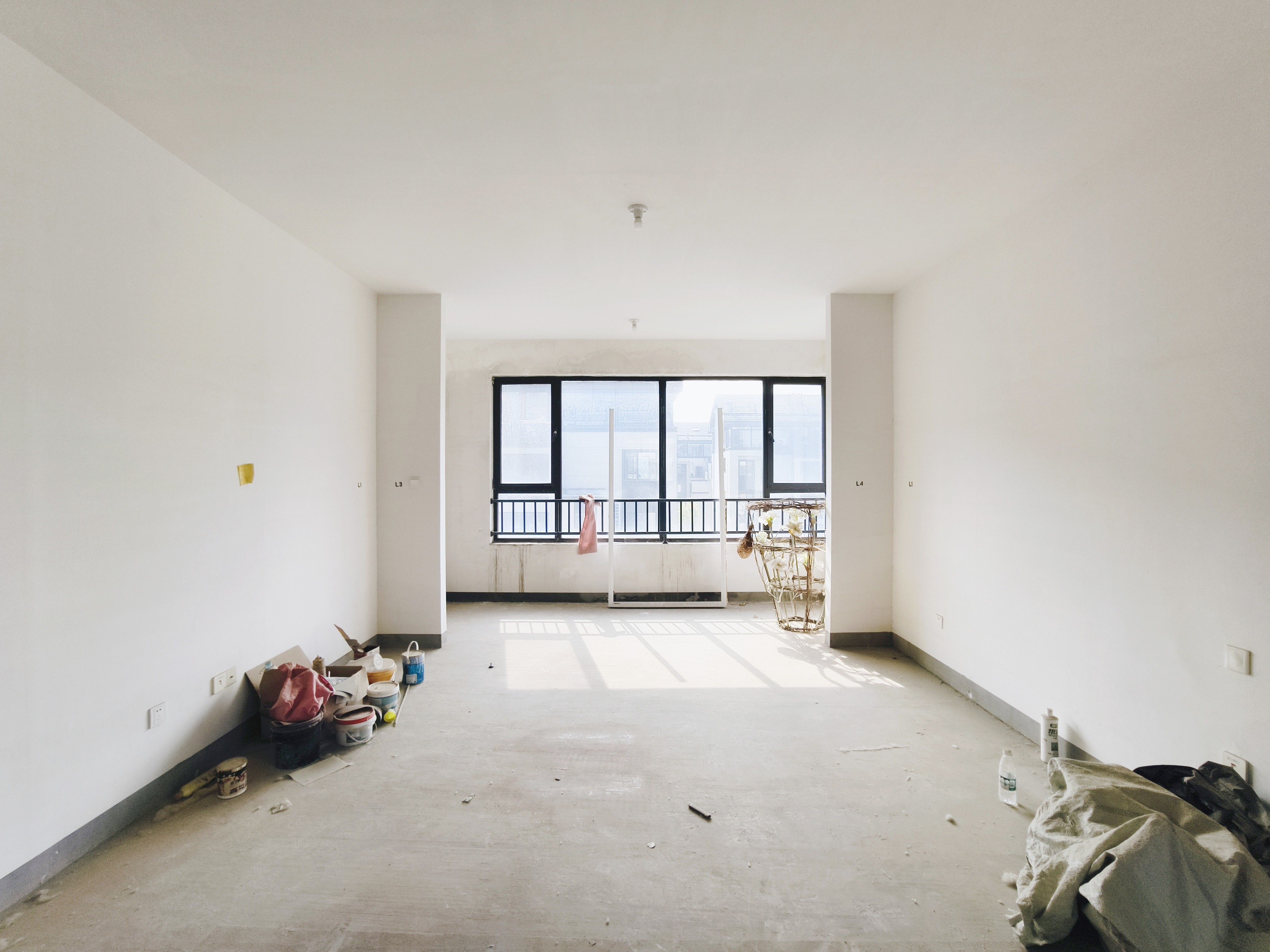  雪山金茂逸墅 南北