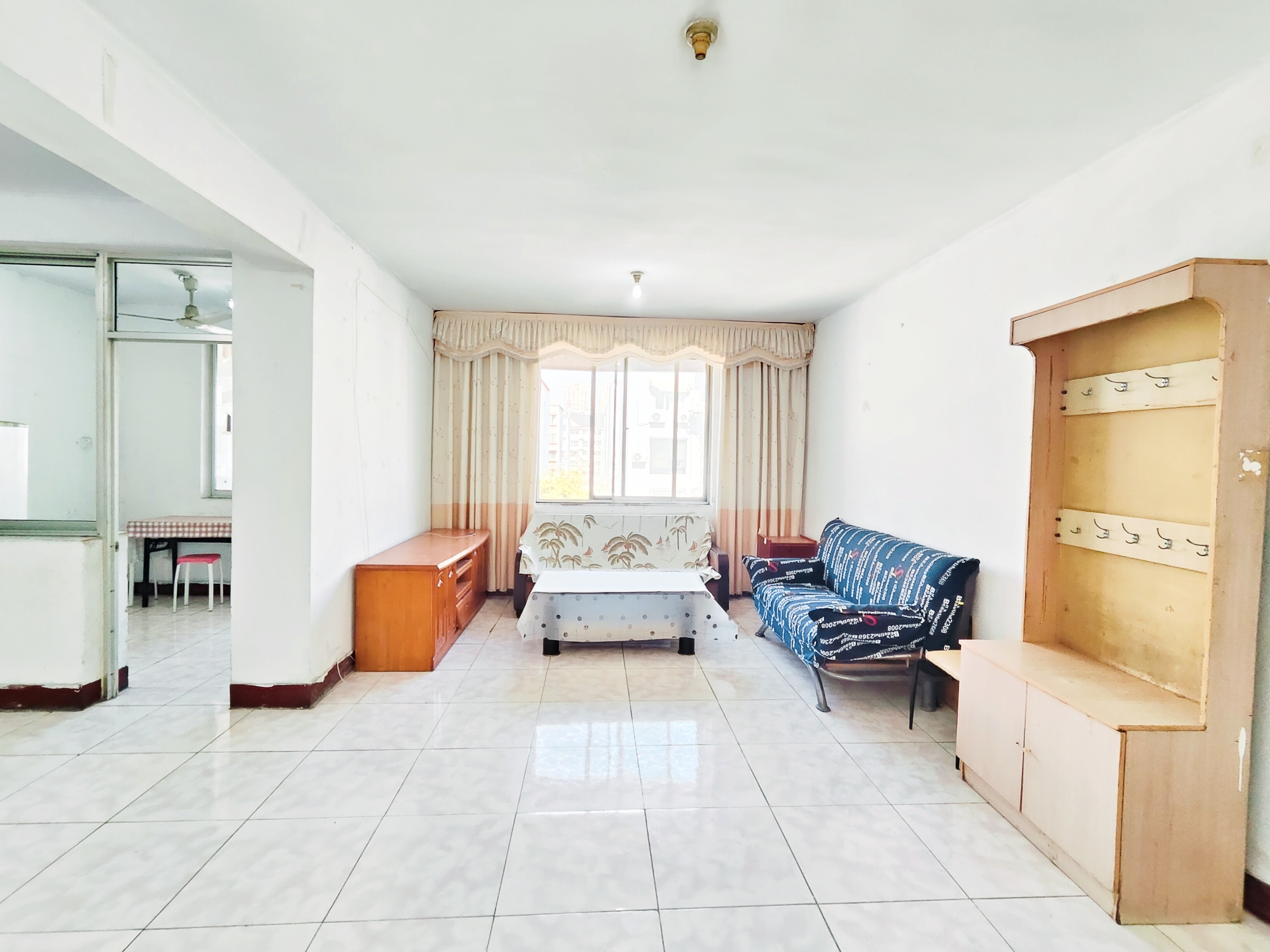  梁府小区二区 南