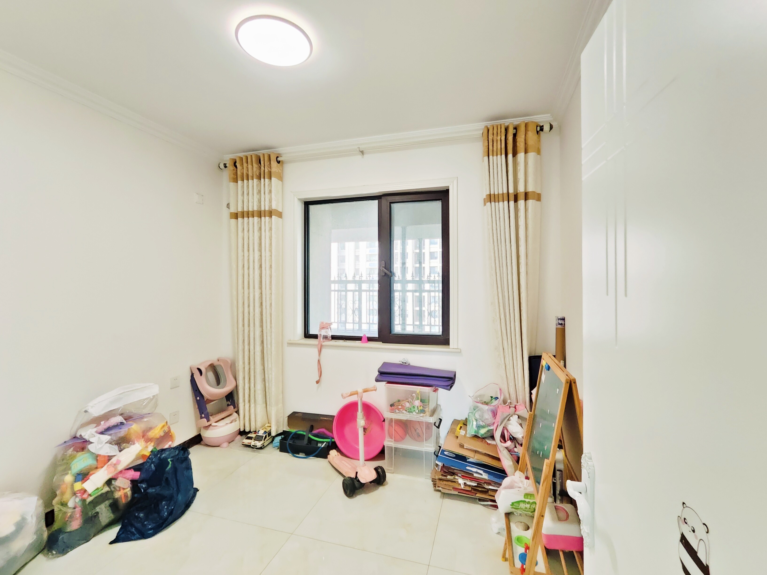 海尔云世界滟澜公馆花园