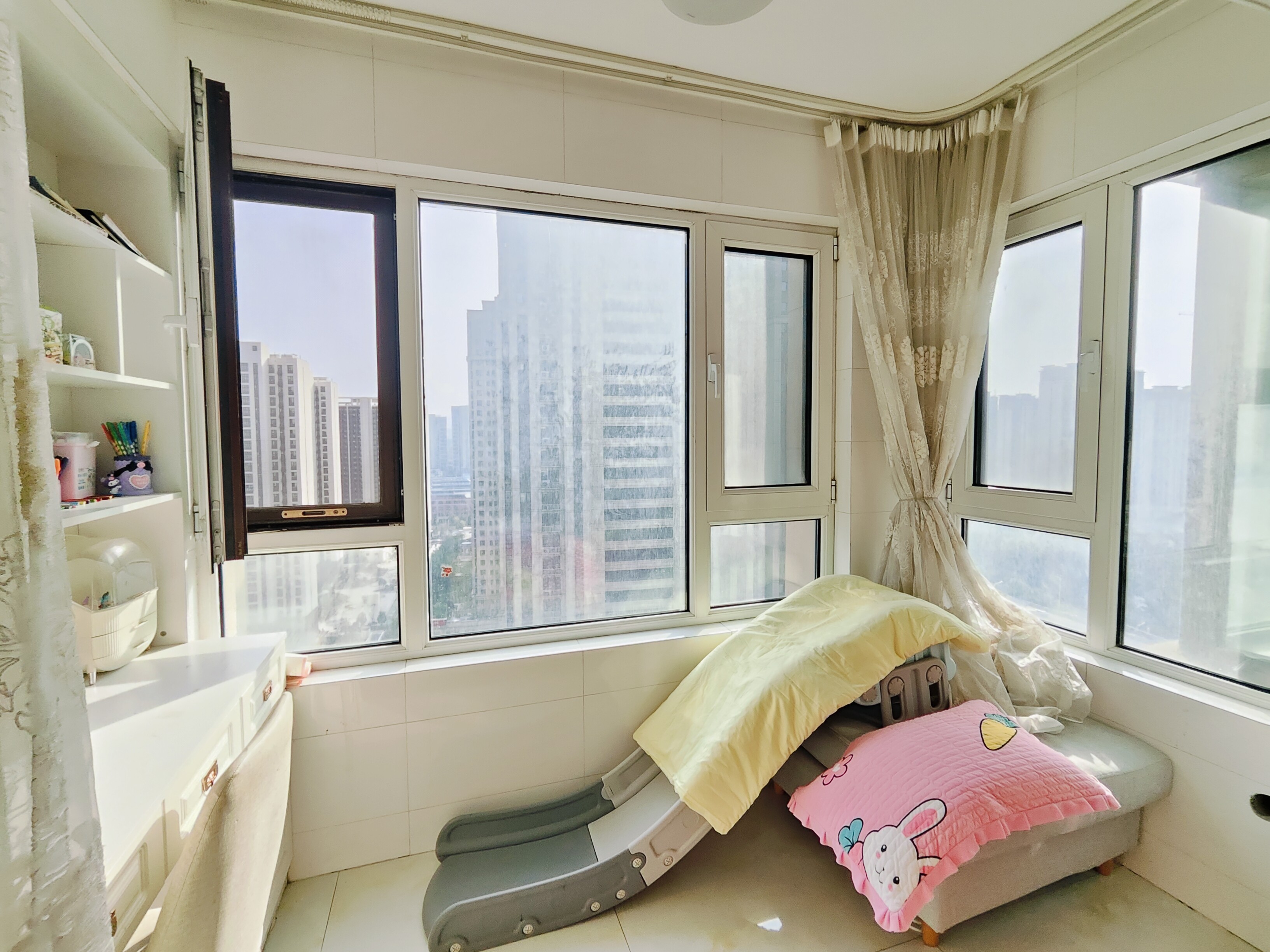 海尔云世界滟澜公馆花园