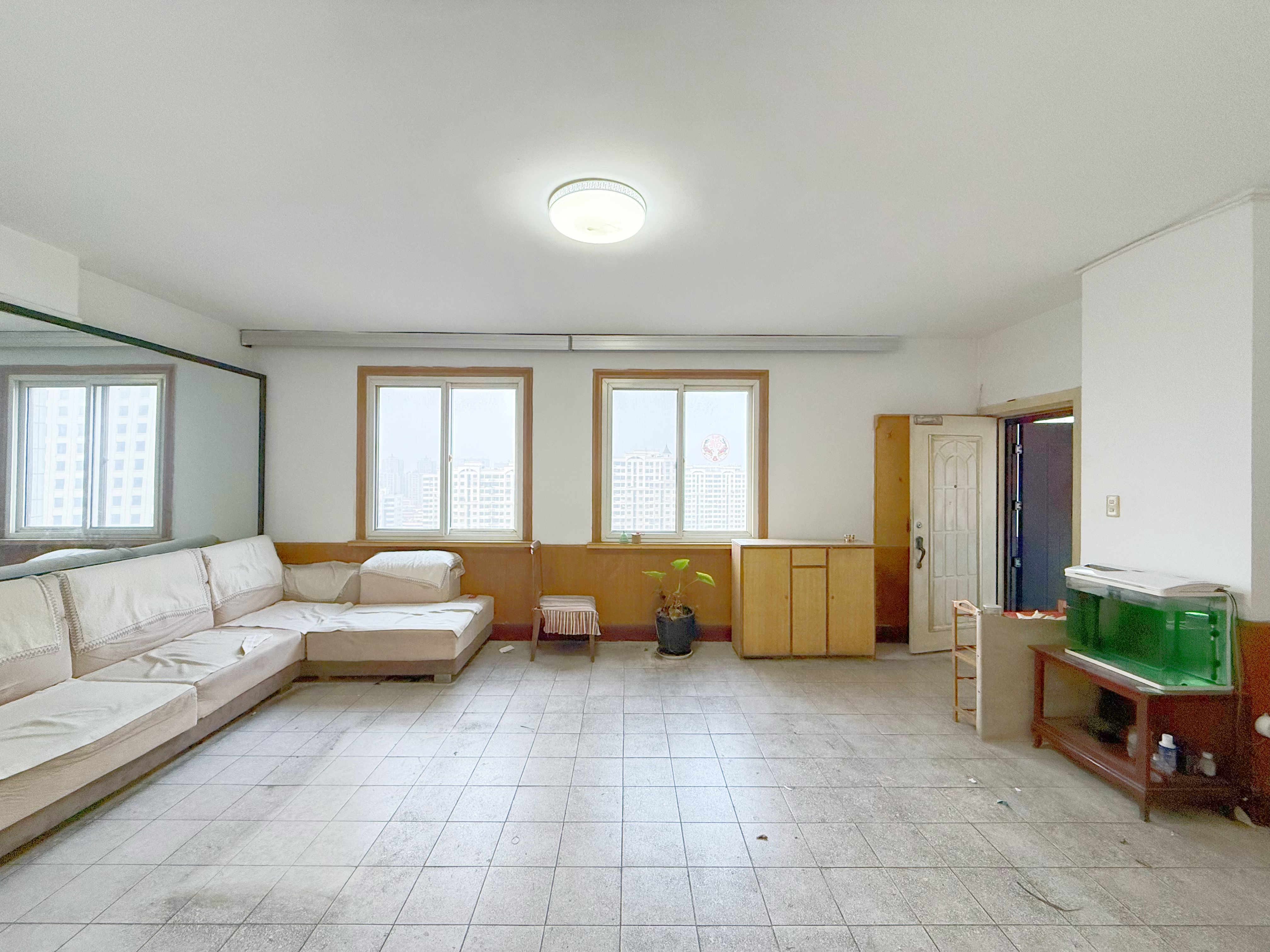  经二路8号 南北