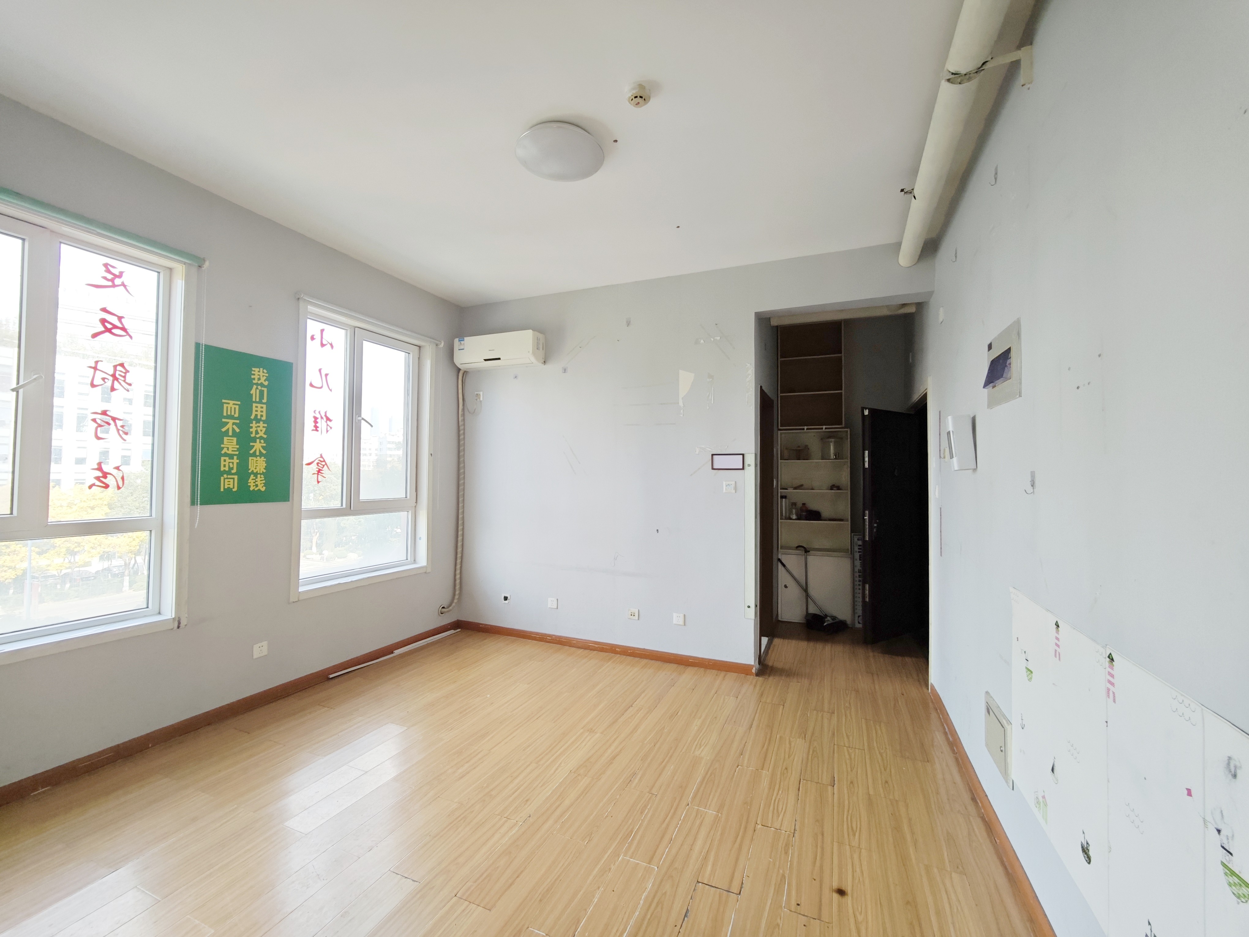  旅游路 逸城山色  南北