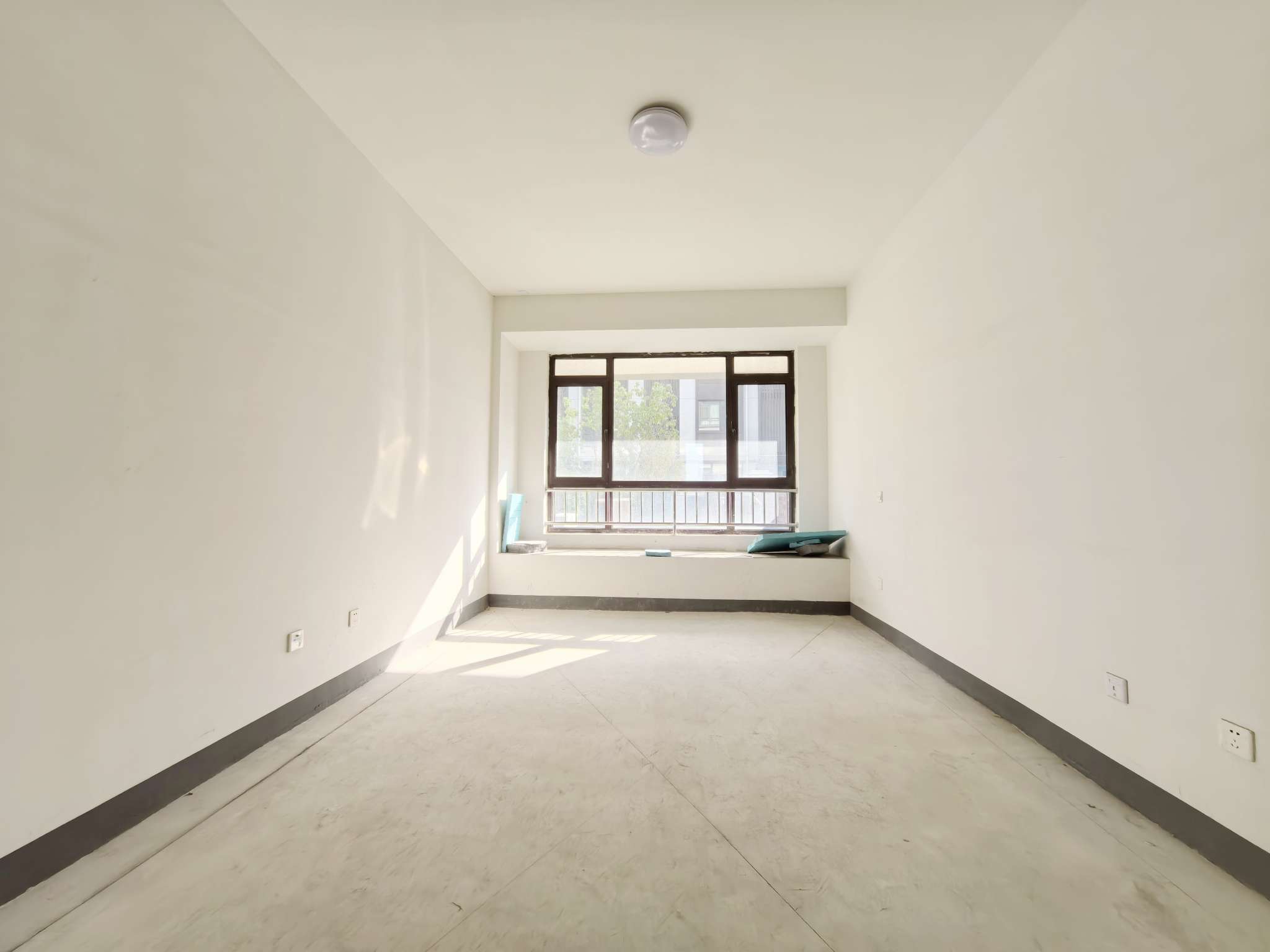 中国铁建·龙泉山居