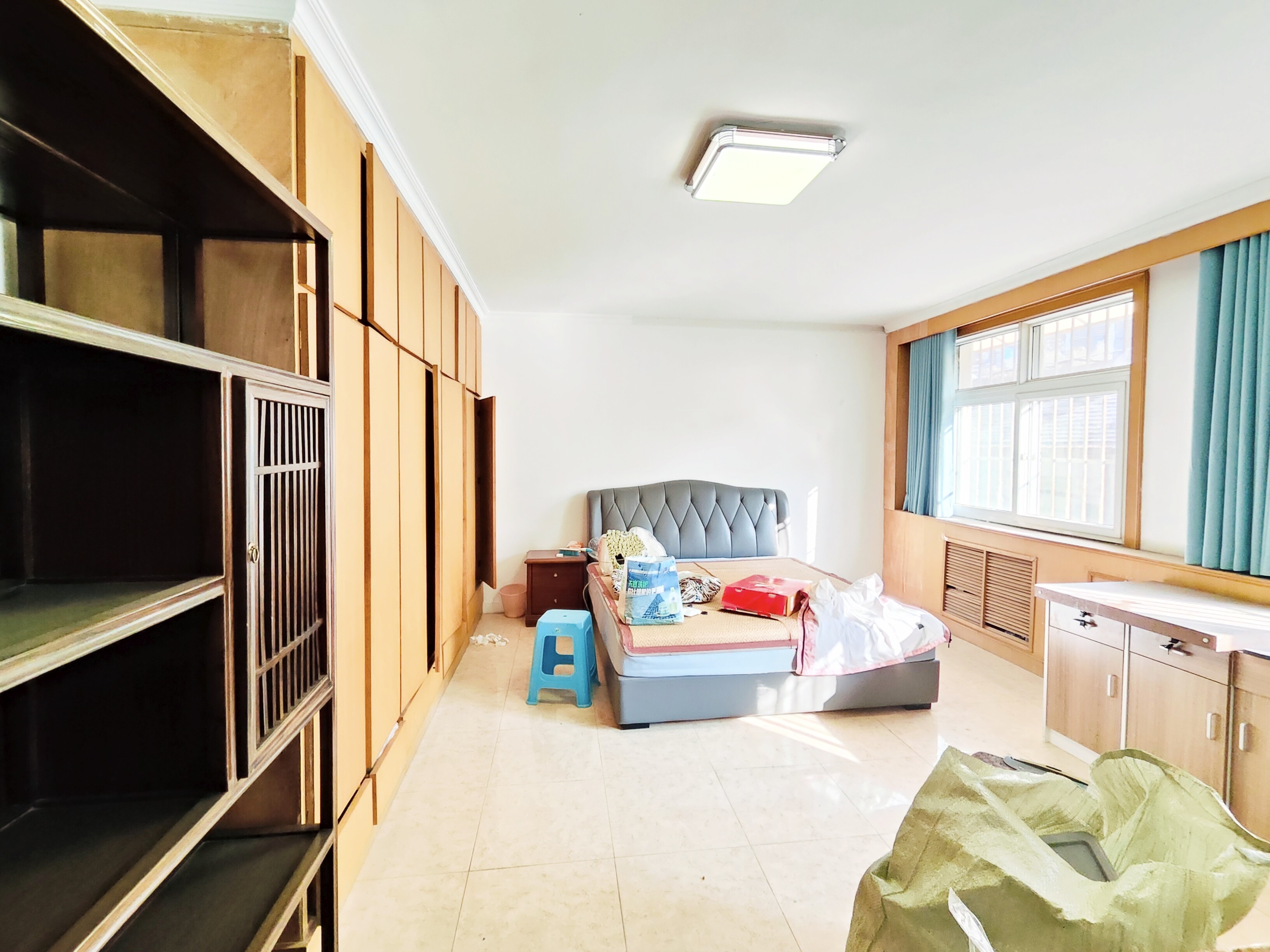 洪家楼西路82号