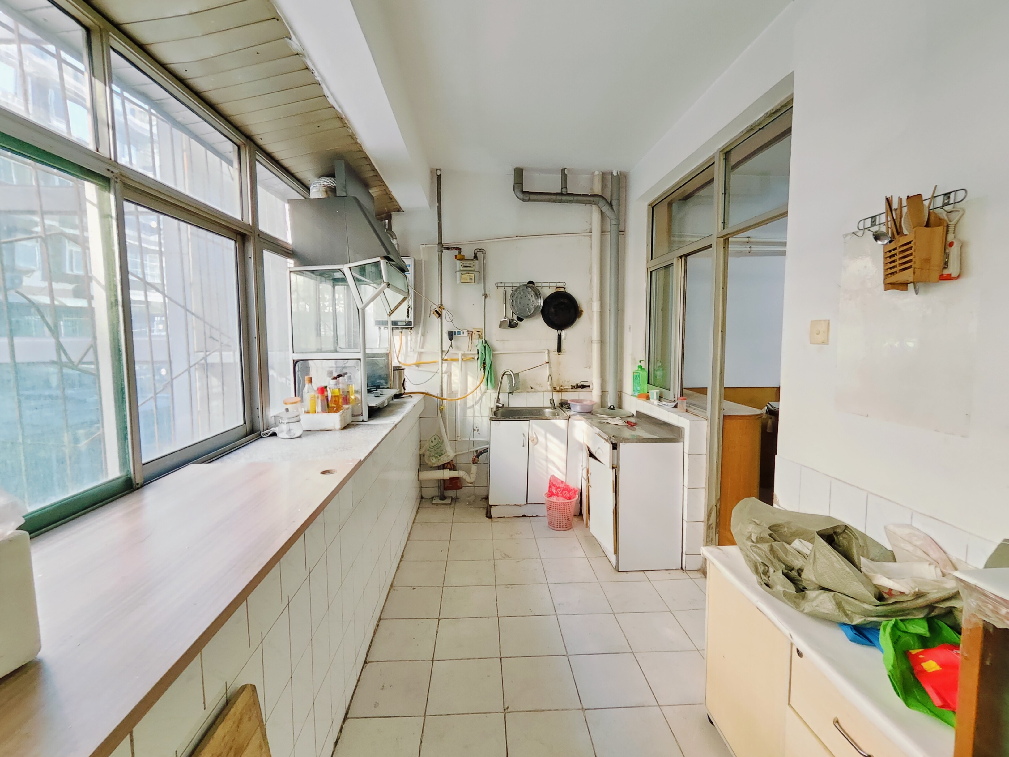 洪家楼西路82号