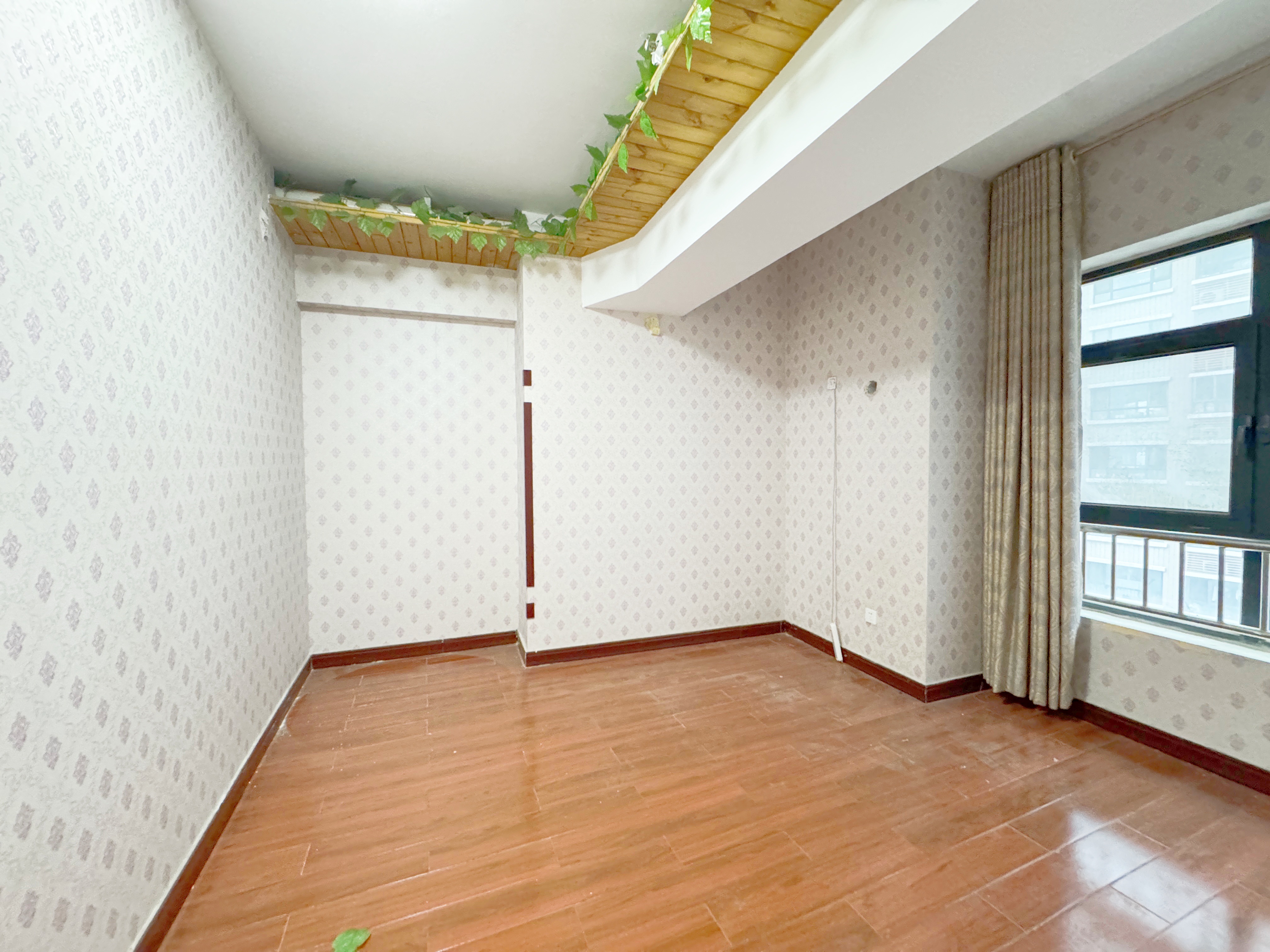 南益名泉春晓公寓