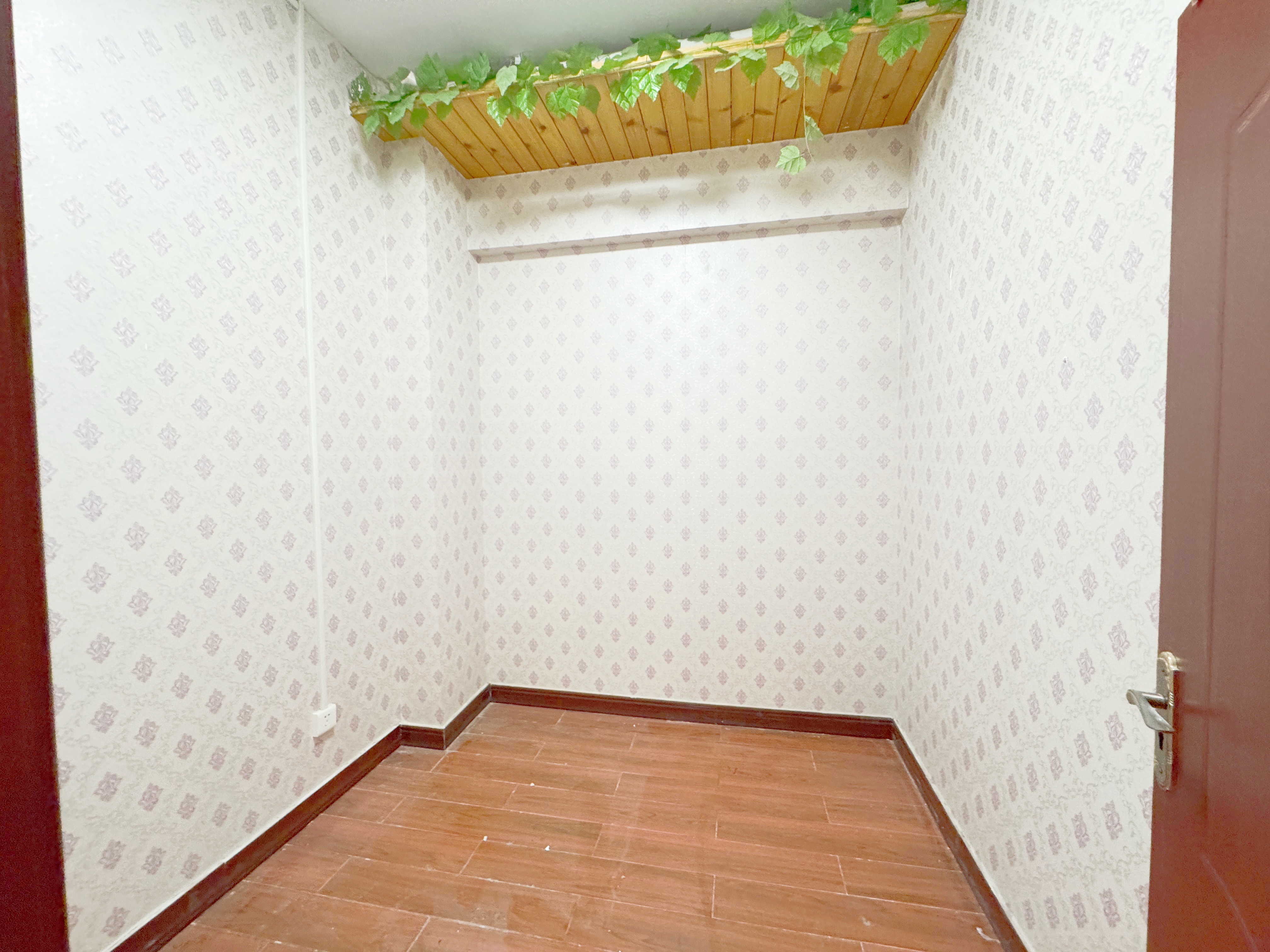 南益名泉春晓公寓