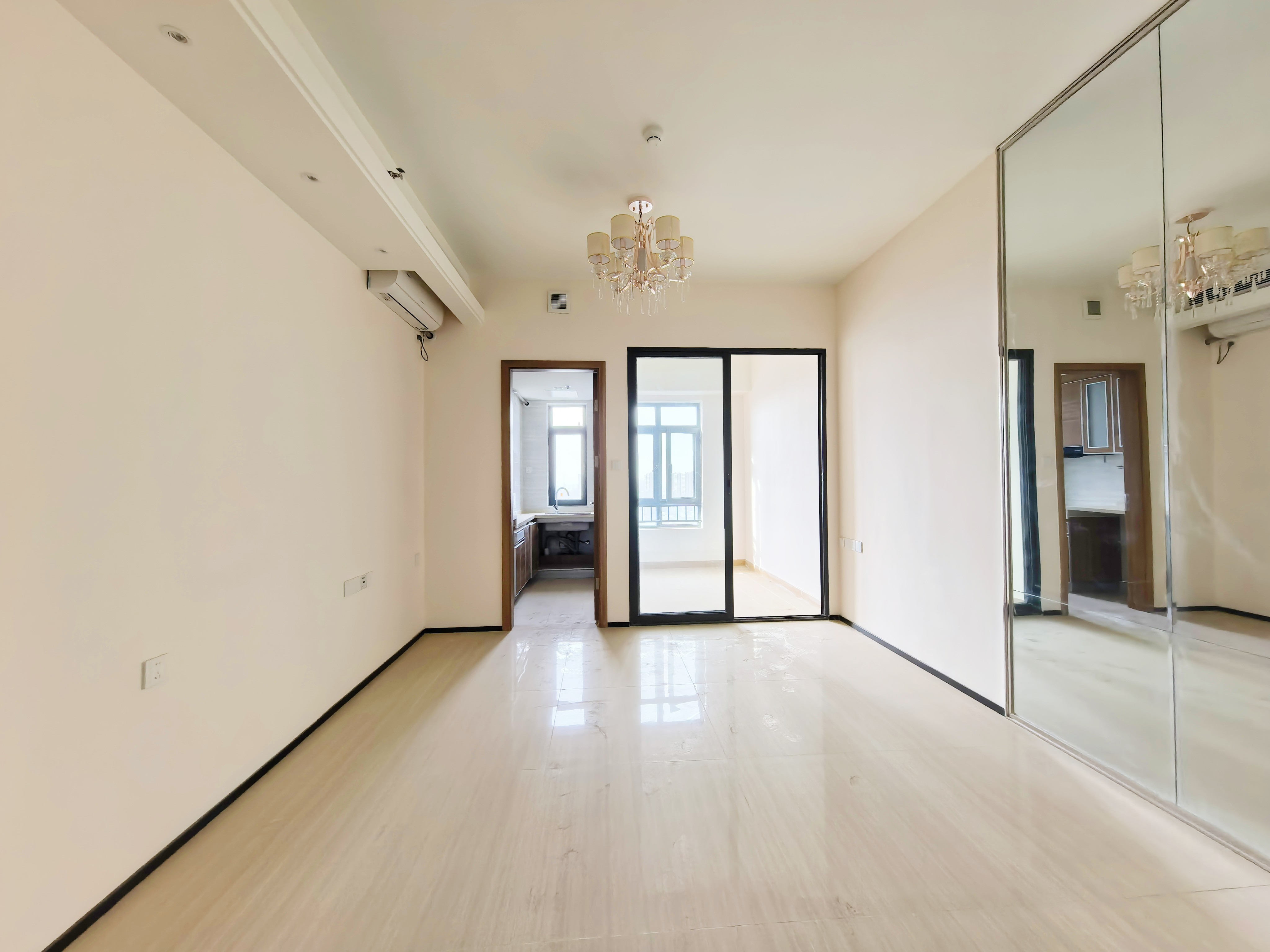  恒大晶都中心 西