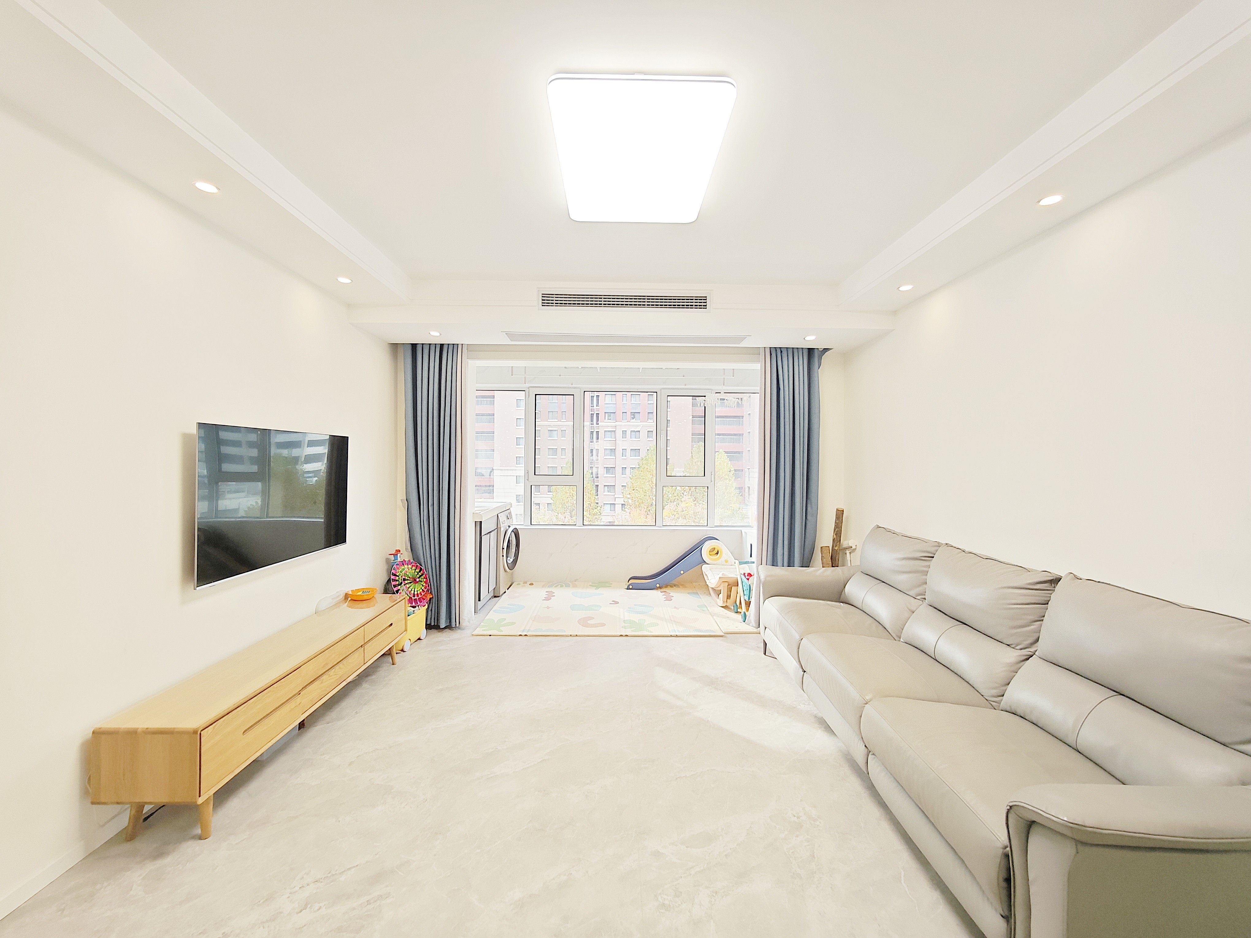  中铁逸都国际 南北