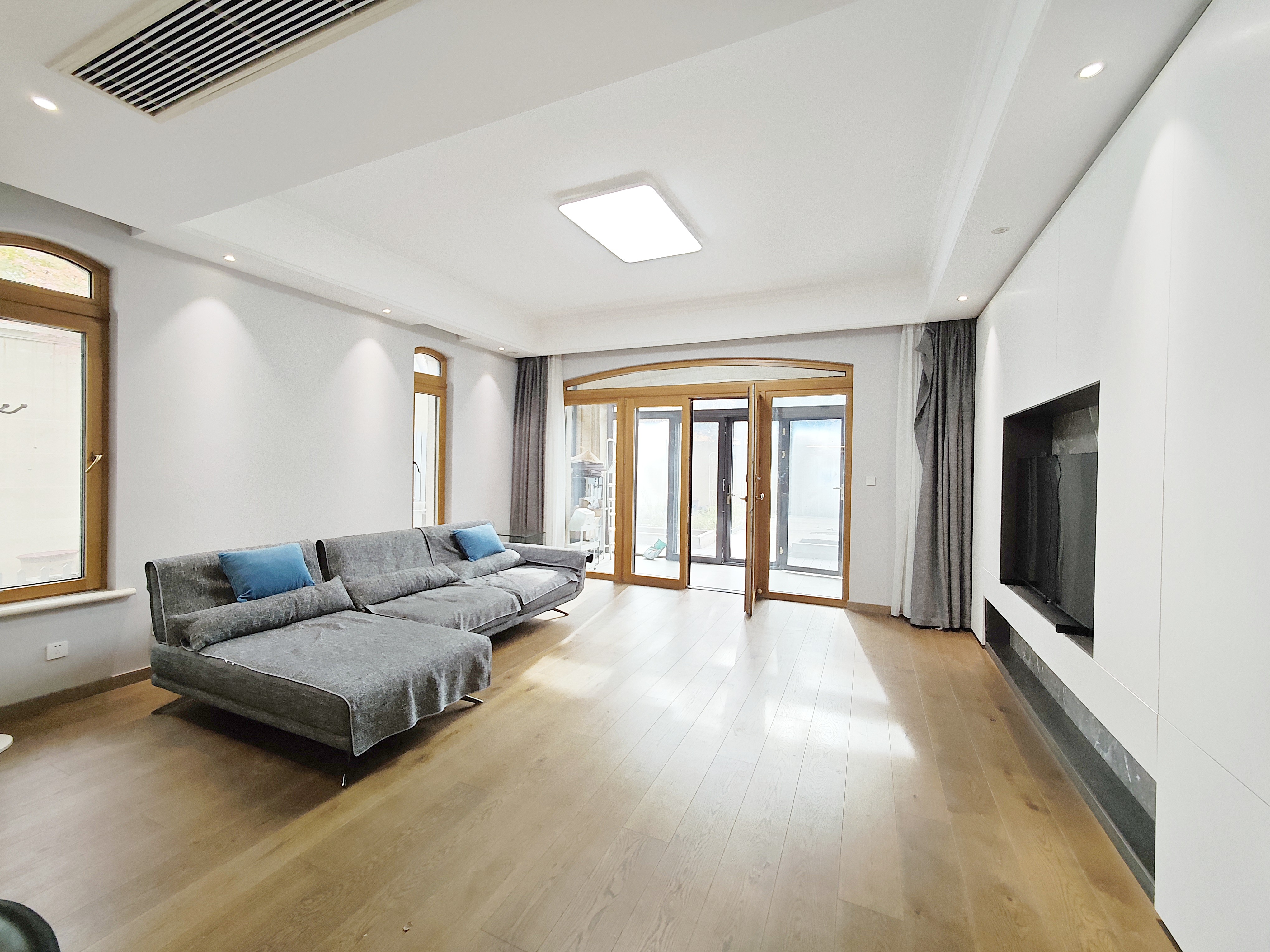  海尔绿城全运村 南北