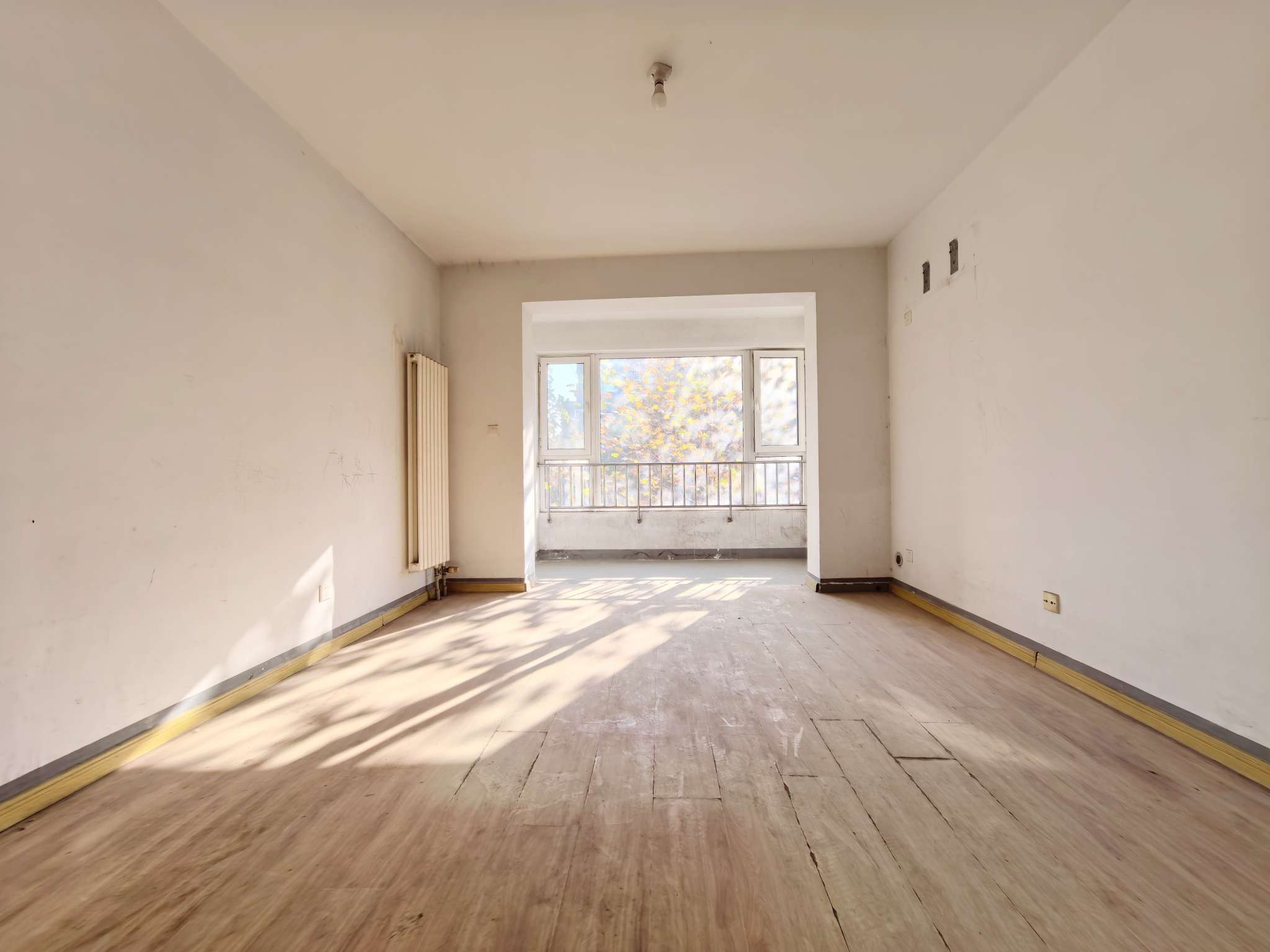  重汽翡翠东郡 南北