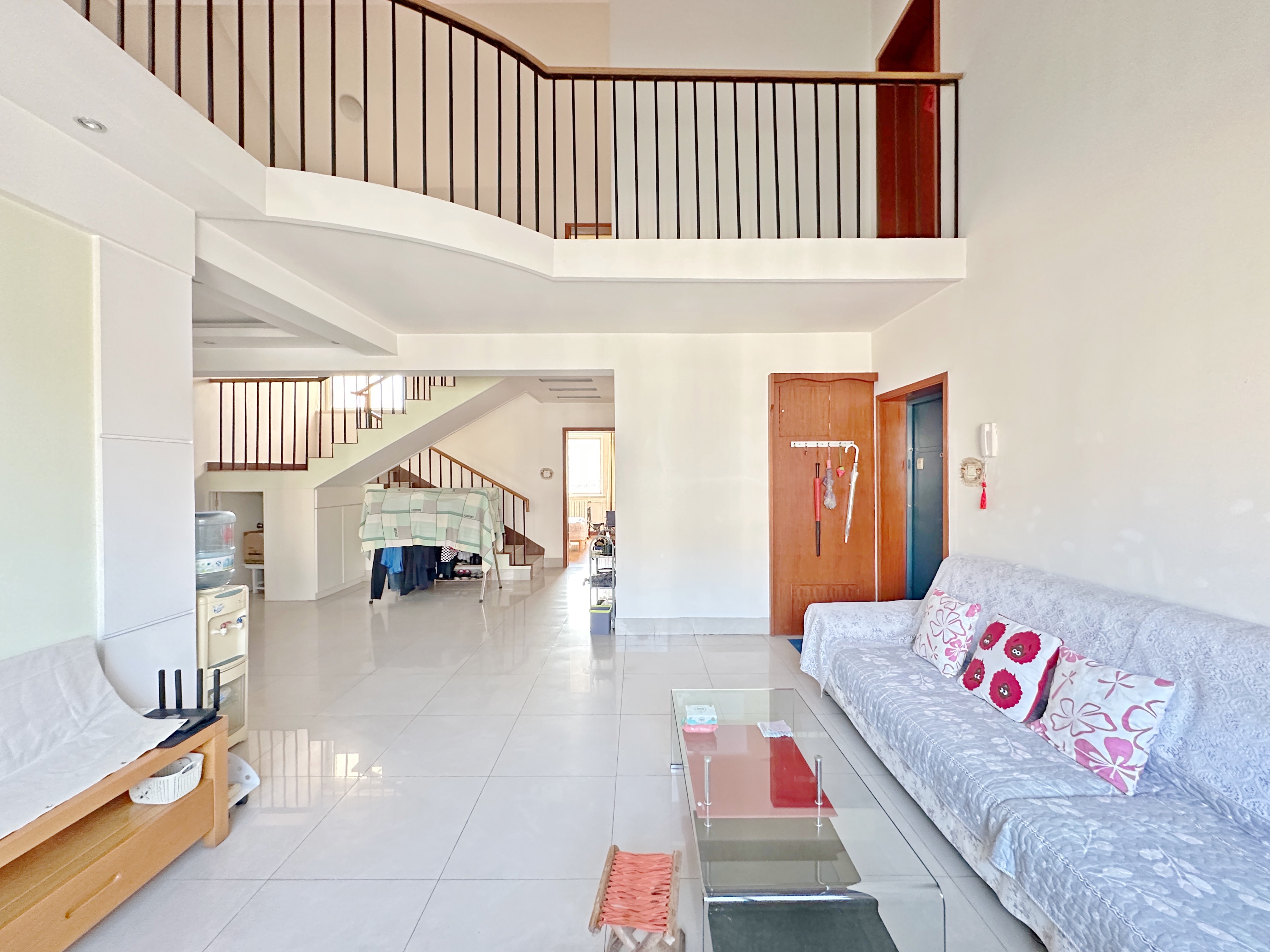  卧龙花园龙盛苑 南北