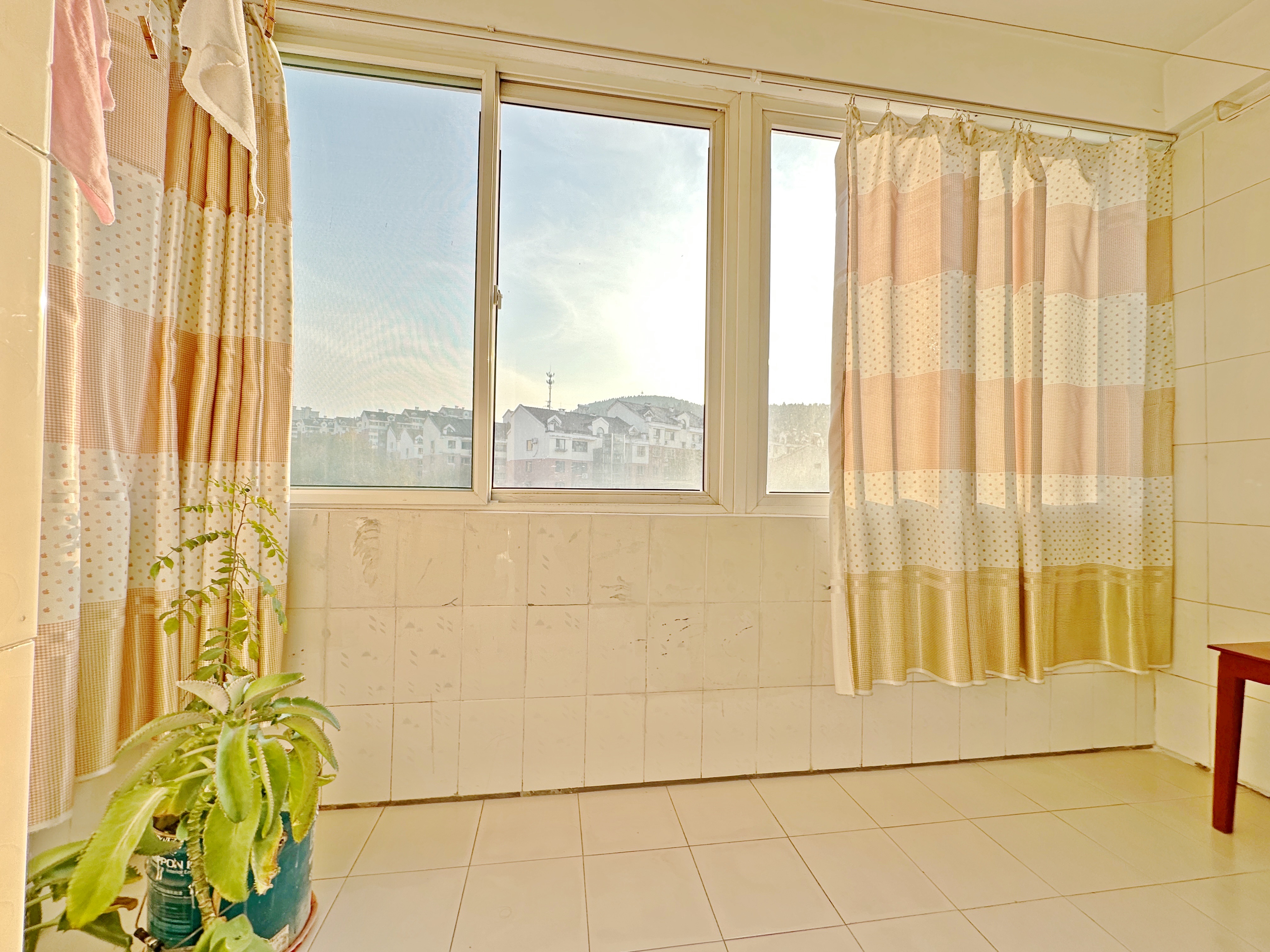 卧龙花园龙盛苑