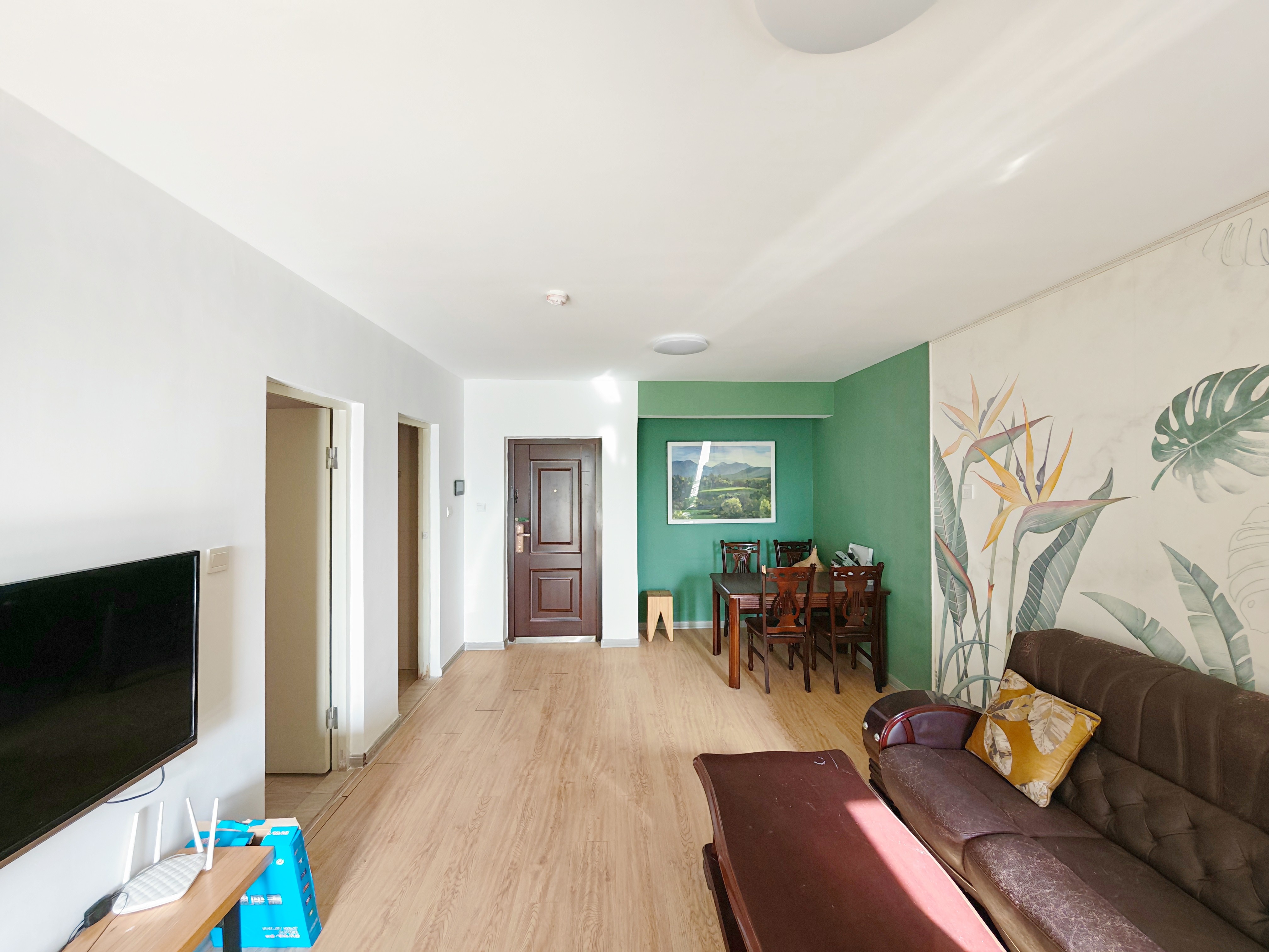  华夏福地2居室高楼层,近地铁随时看房