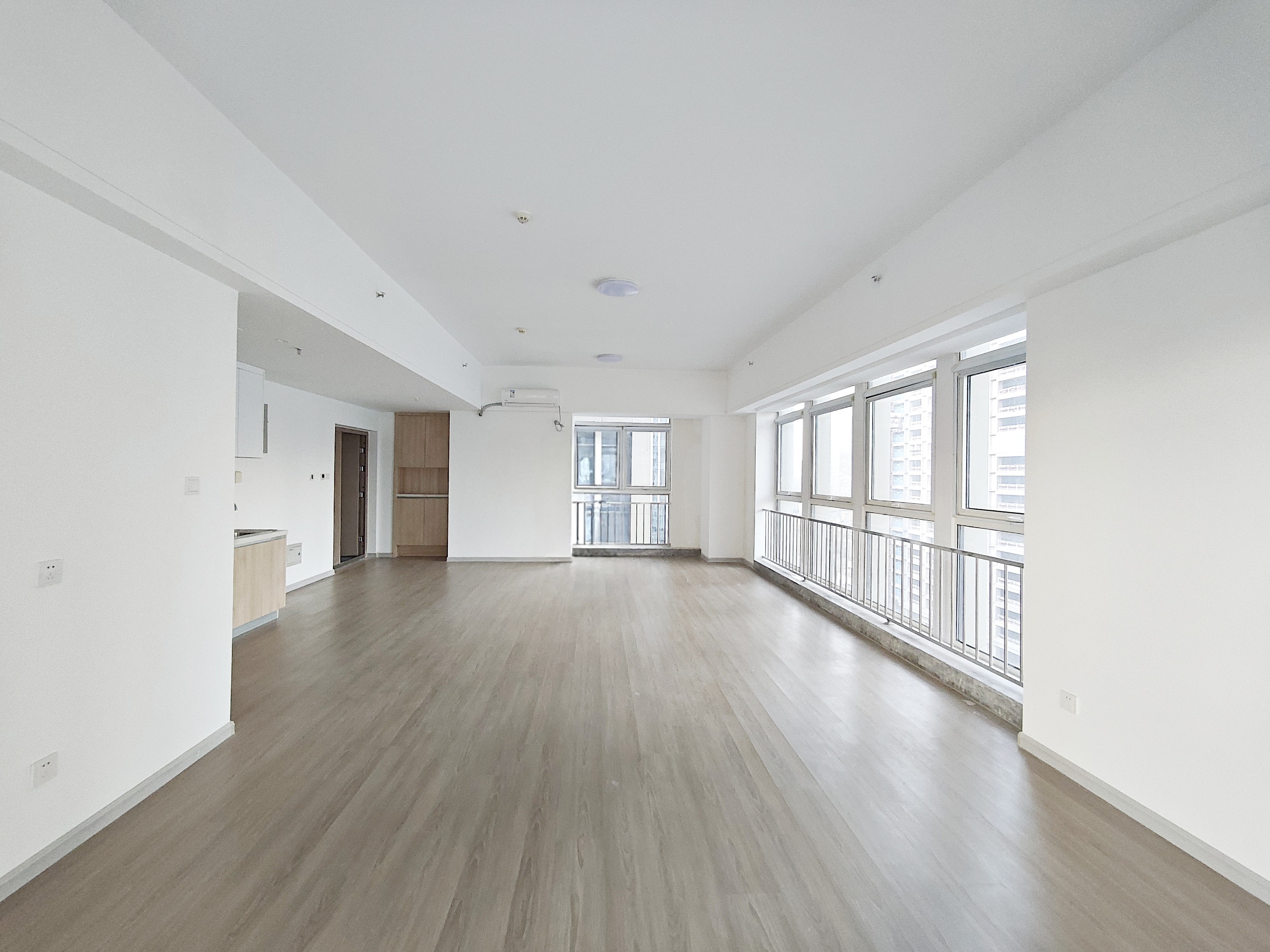  路劲中和广场 东南