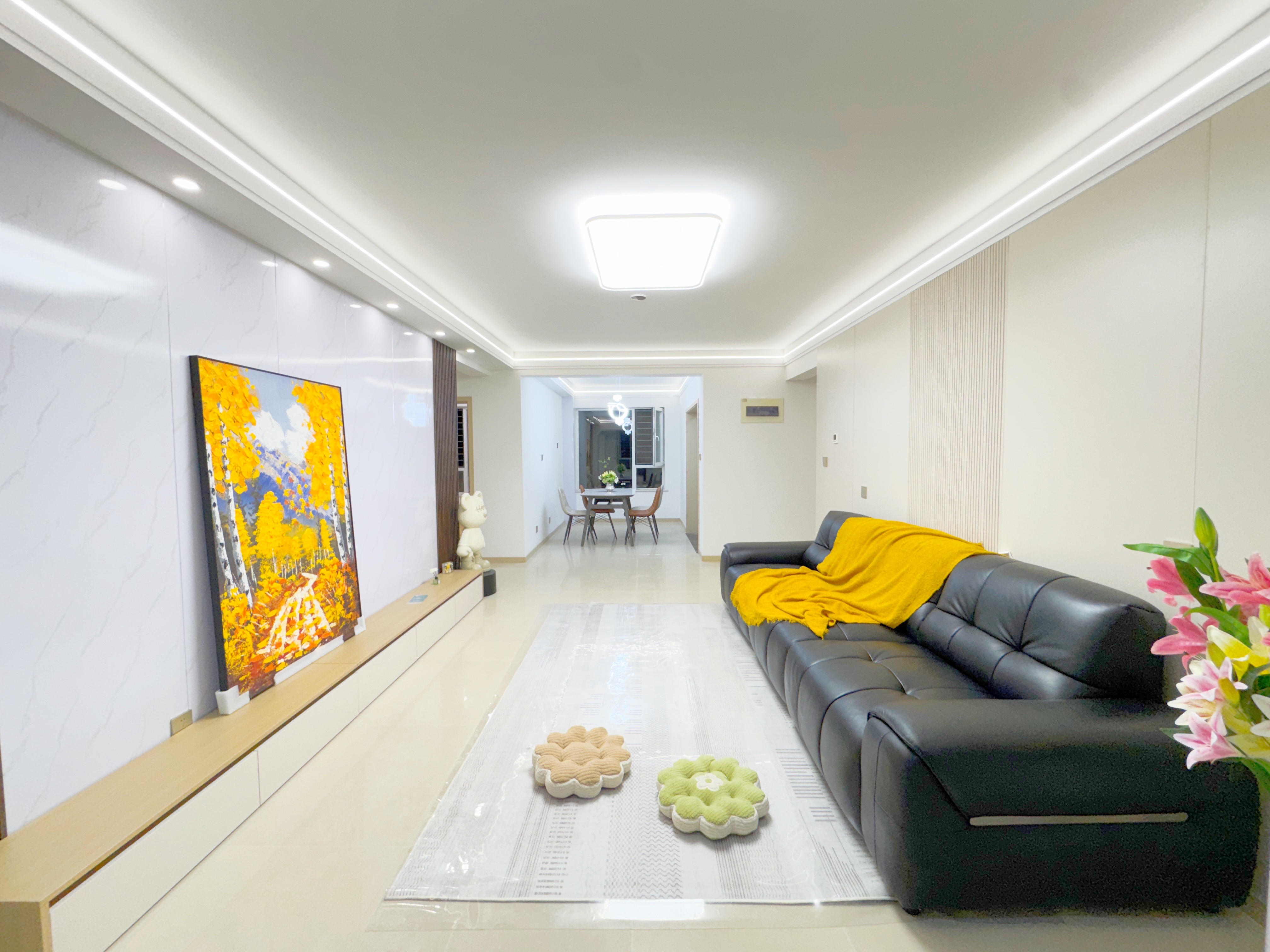  绿地新里梵尔赛公馆 南北