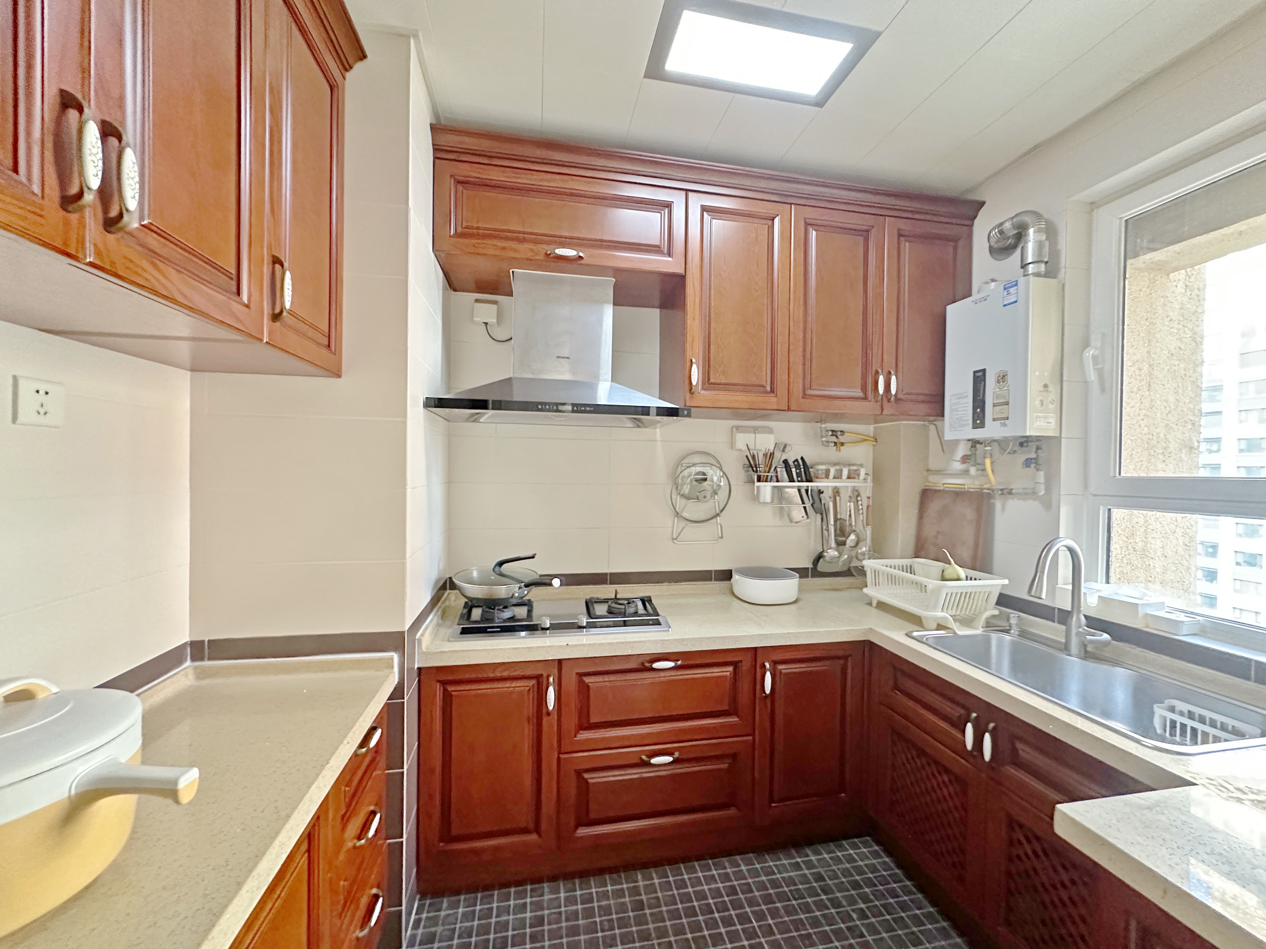 绿地新里卢浮公馆