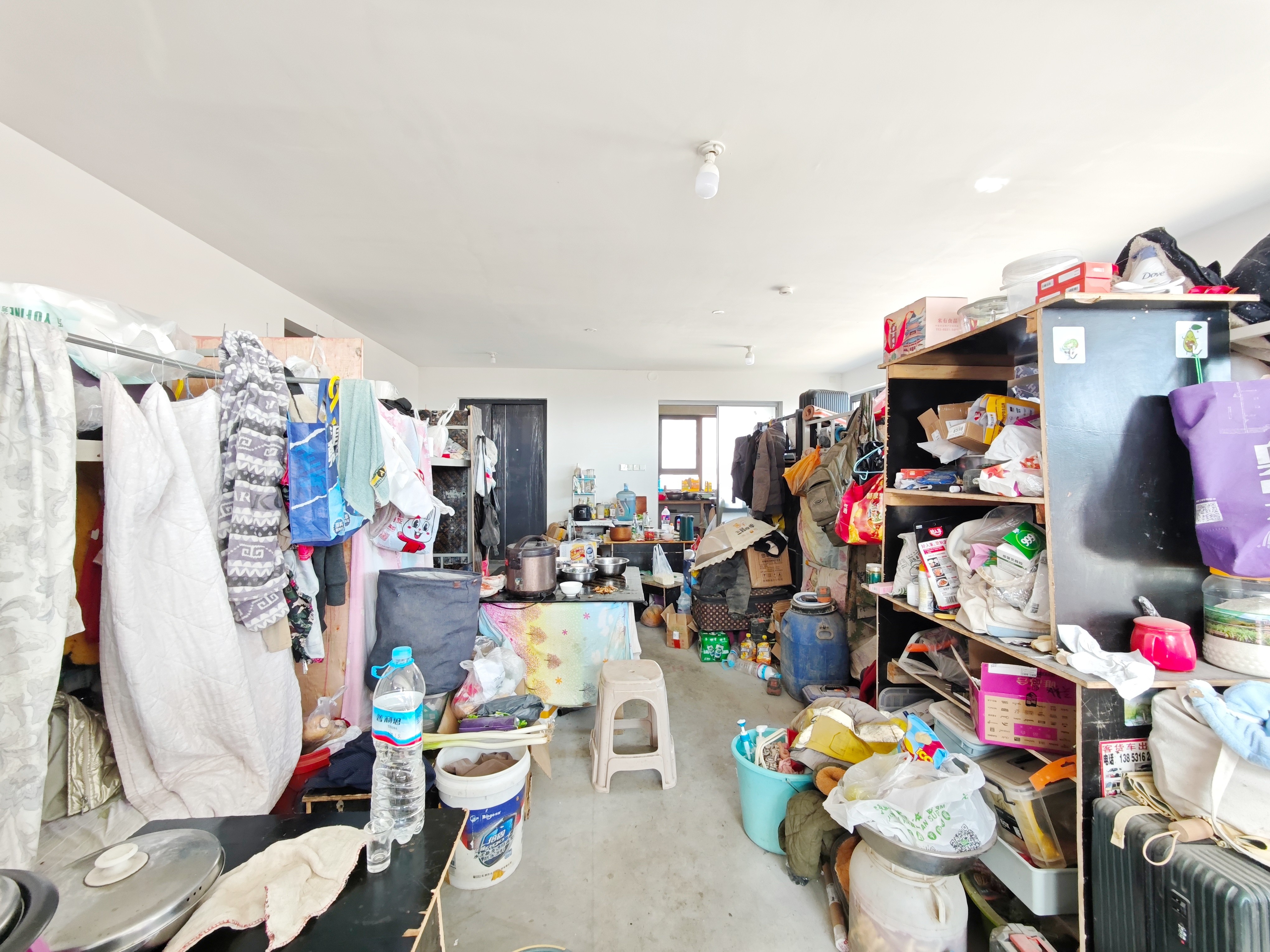  中建大学里 南北