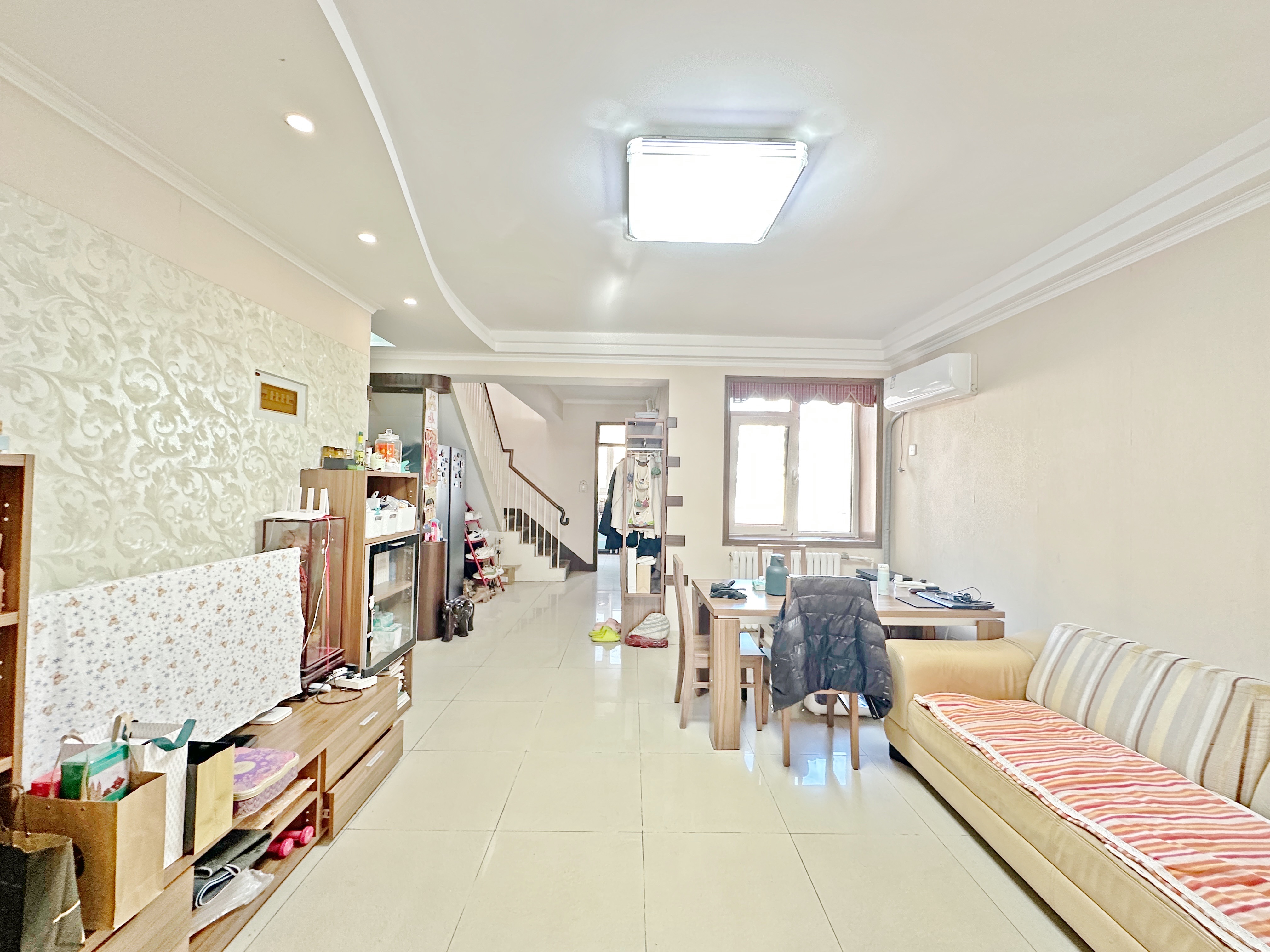  卧龙花园龙和苑 南北