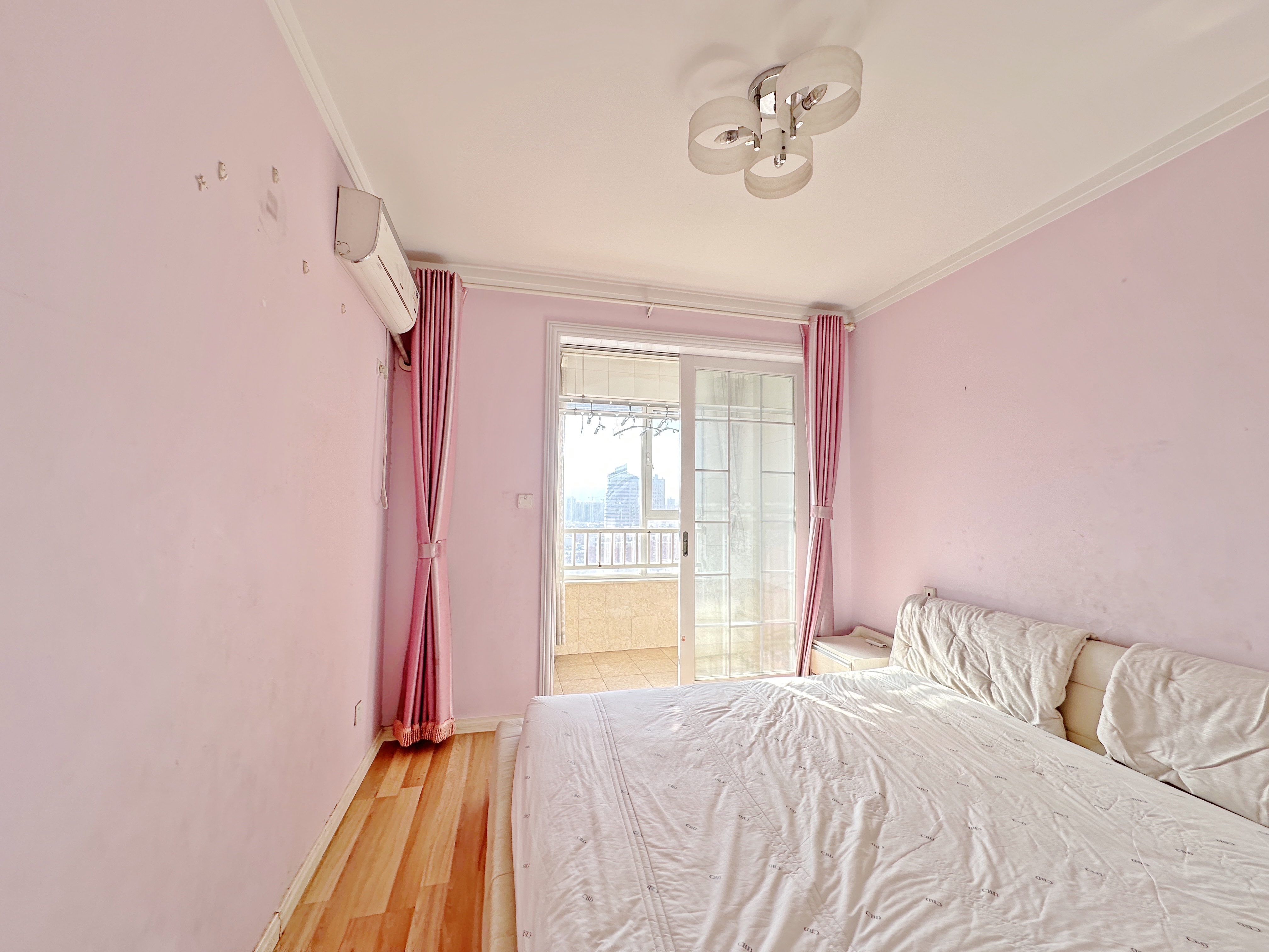 绿地新里卢浮公馆