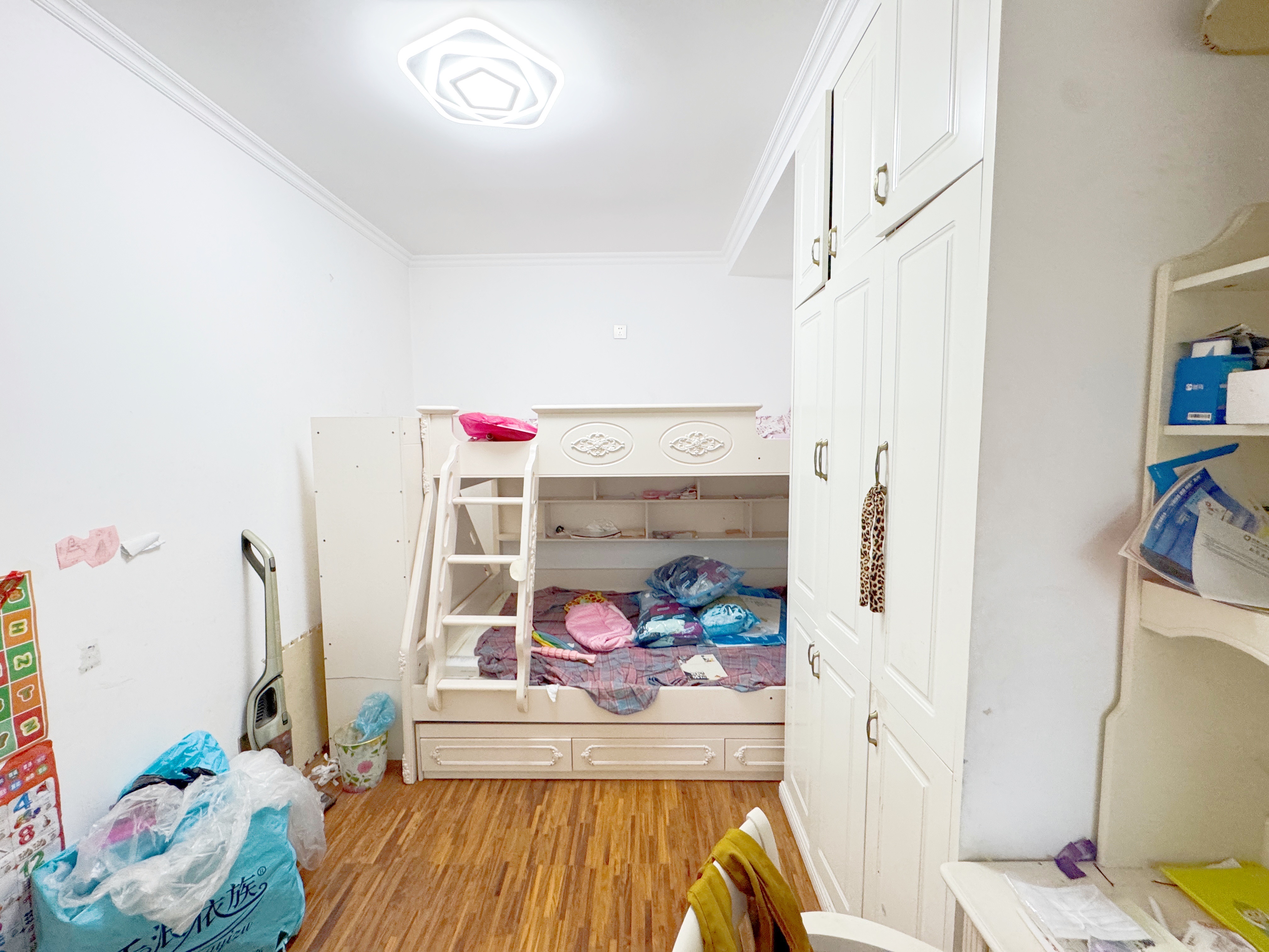 绿地新里梵尔赛公馆