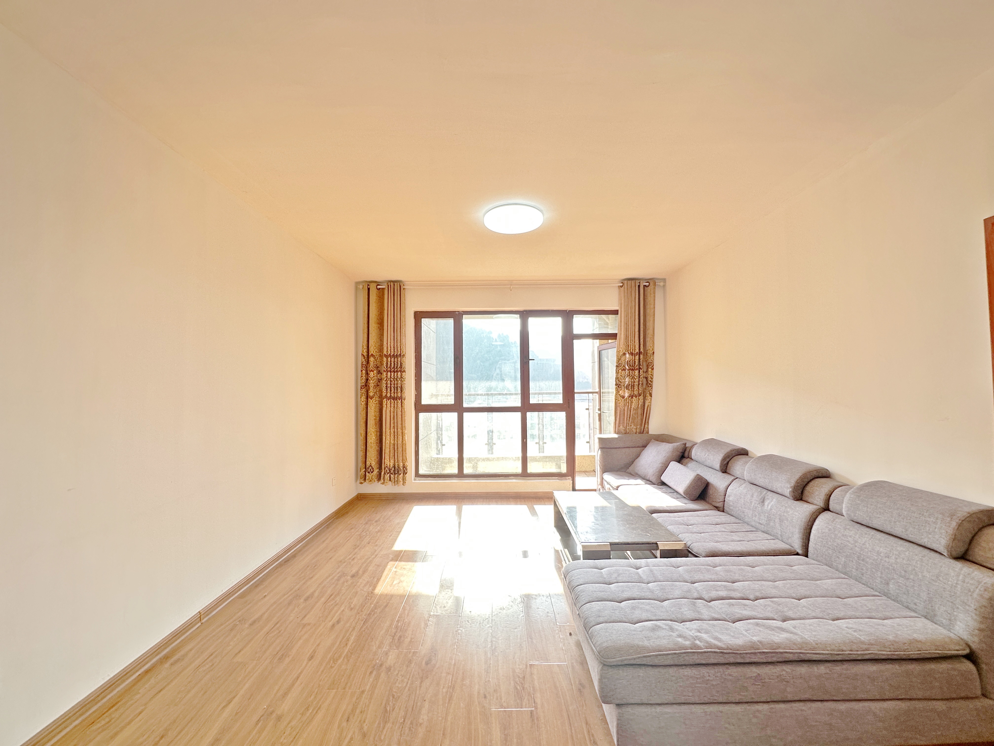  绿地国际城泺泉明都 南北