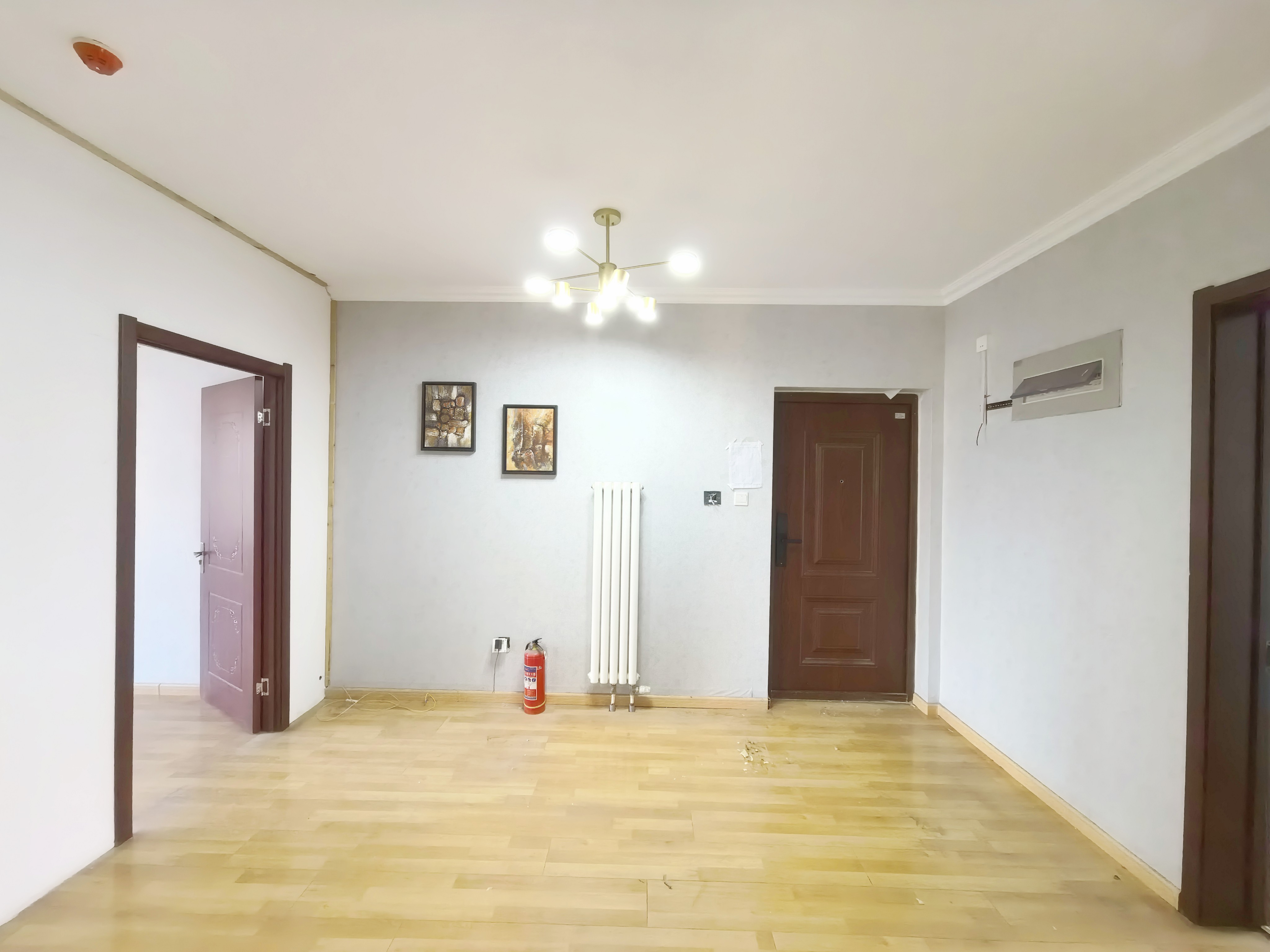  城投伴山居 南北