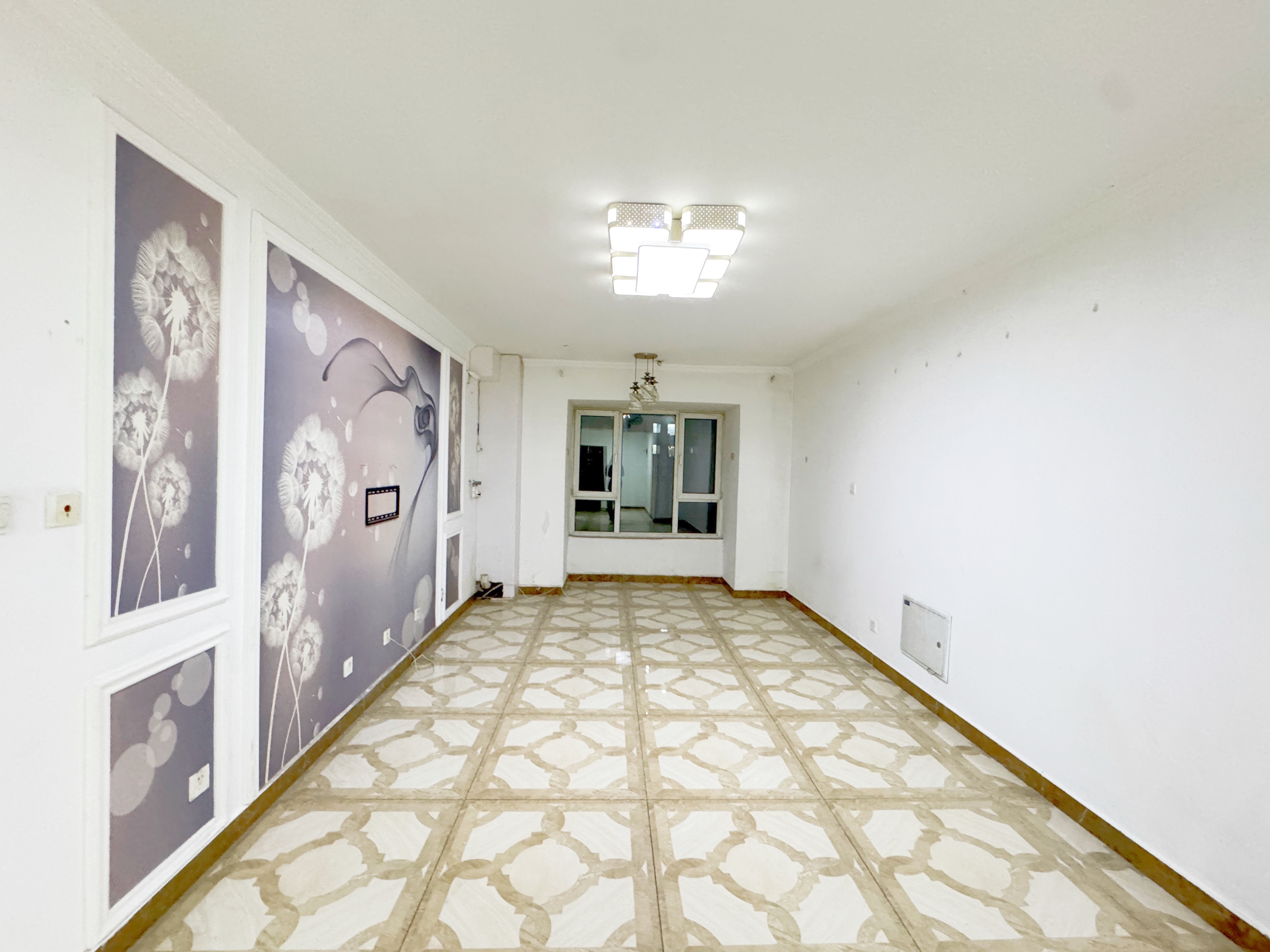  绿地新里梵尔赛公馆 南