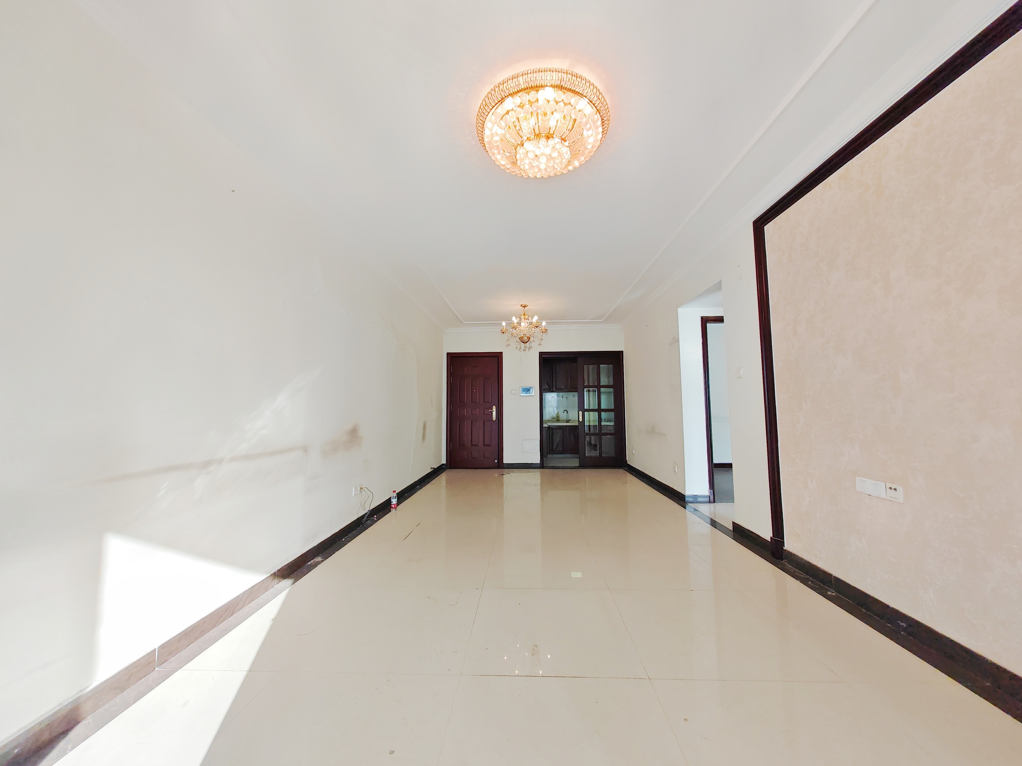  诚心出售！恒大绿洲 18层小高层 中间楼层 价格可谈