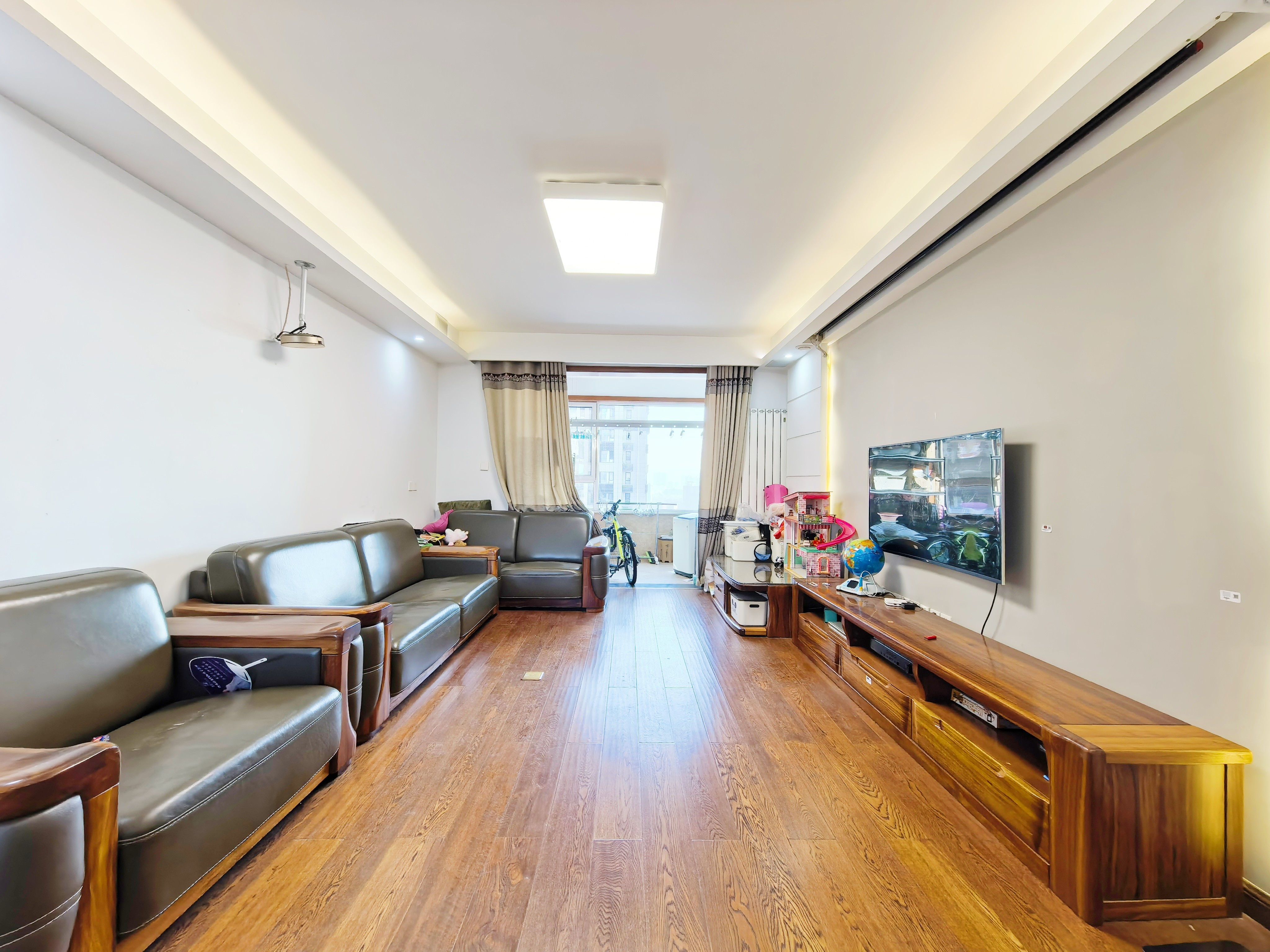  龙腾国际花园 南北