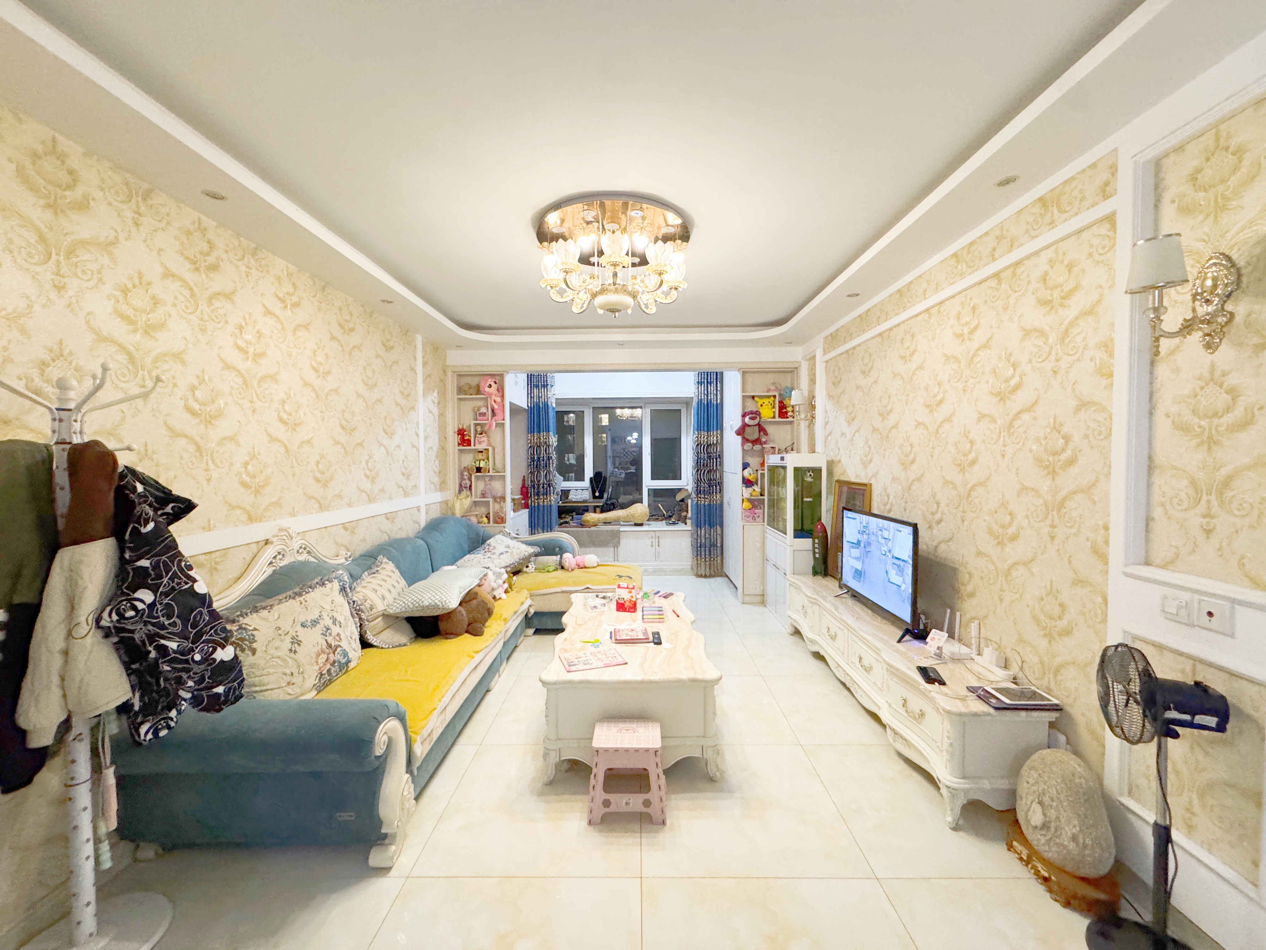  绿地新里梵尔赛公馆 南北