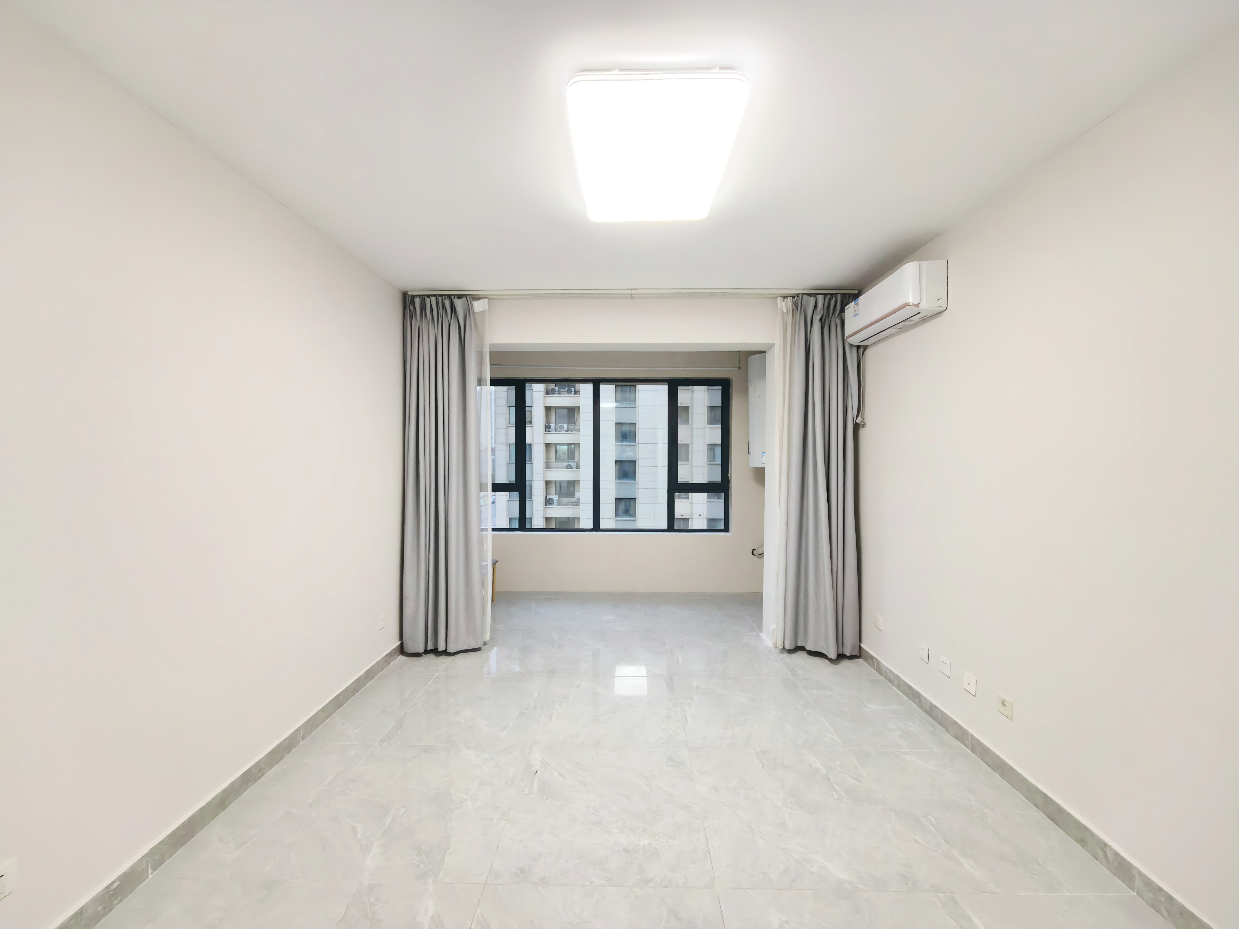  绿地IFC中央公馆 南北