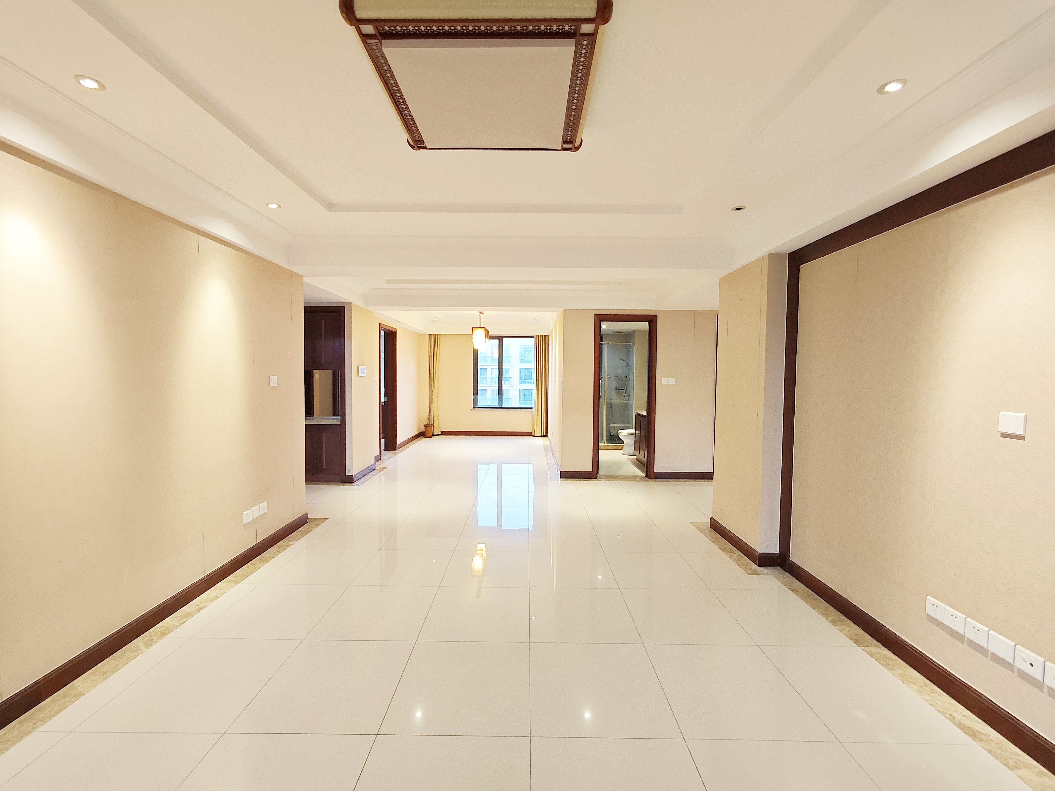  海尔绿城百合园 南北