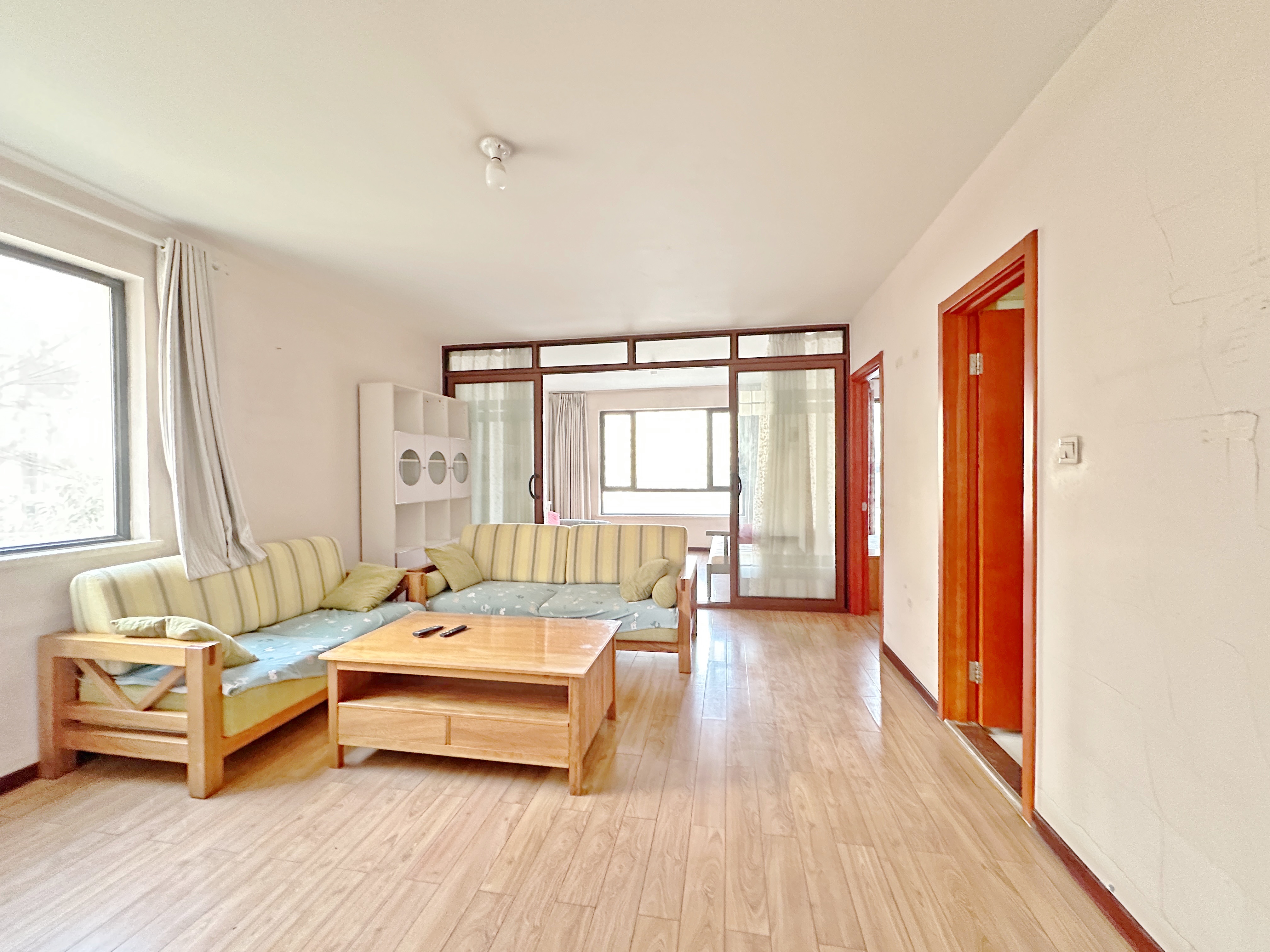  阳光100国际新城(F区) 东西