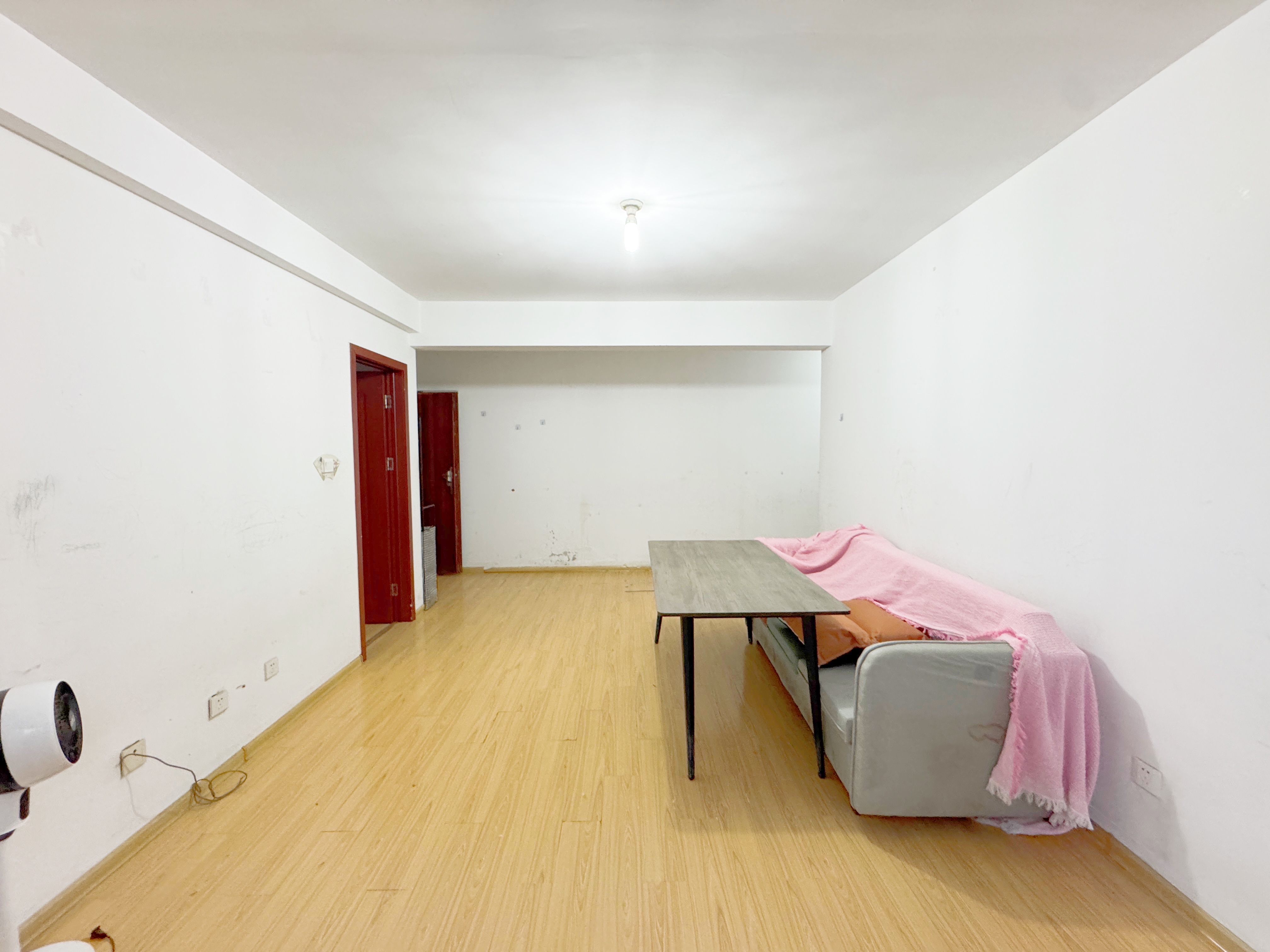  康成花园2居室低楼层,近地铁随时看房