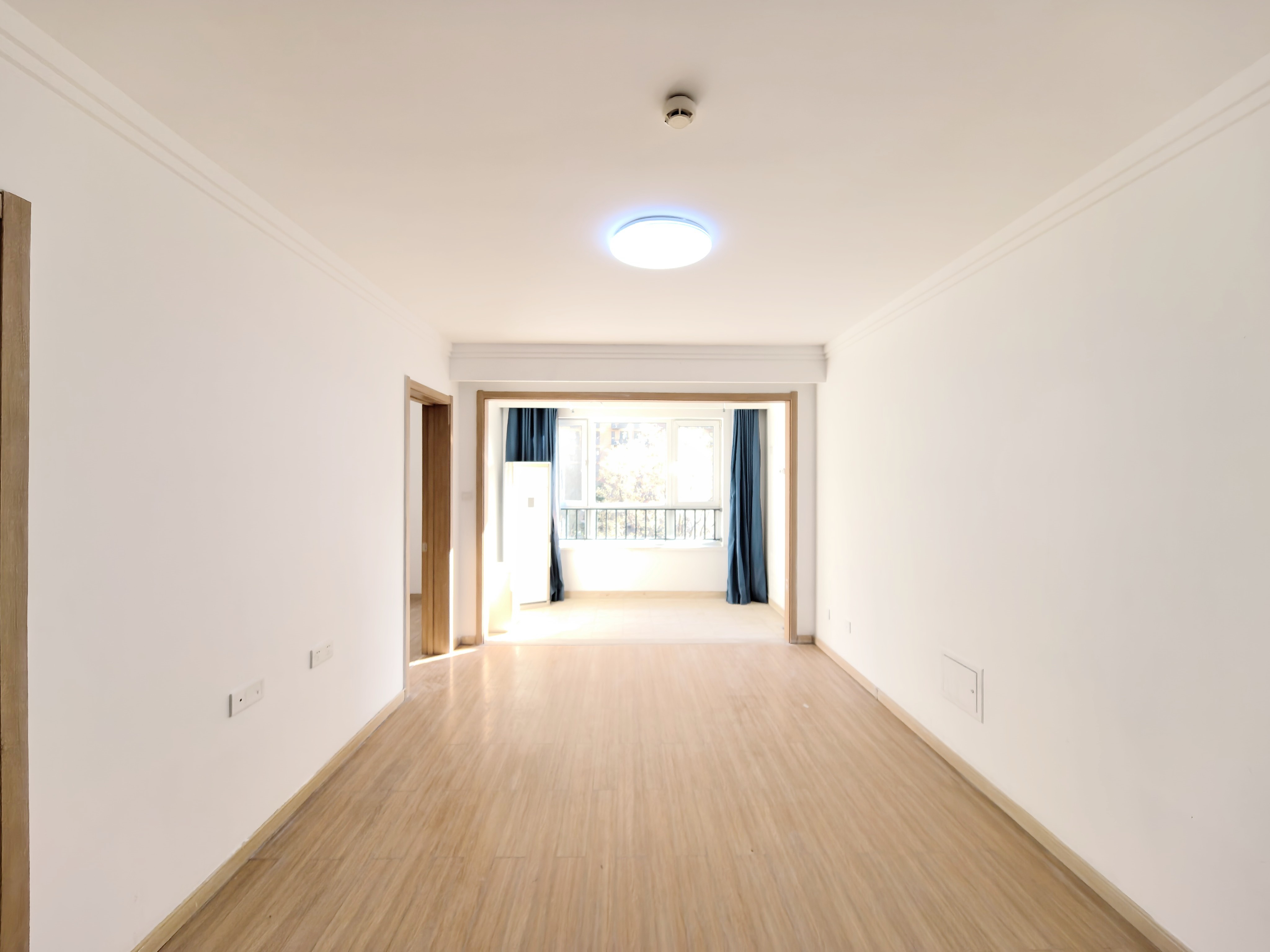  万科城2居室低楼层,近地铁随时看房