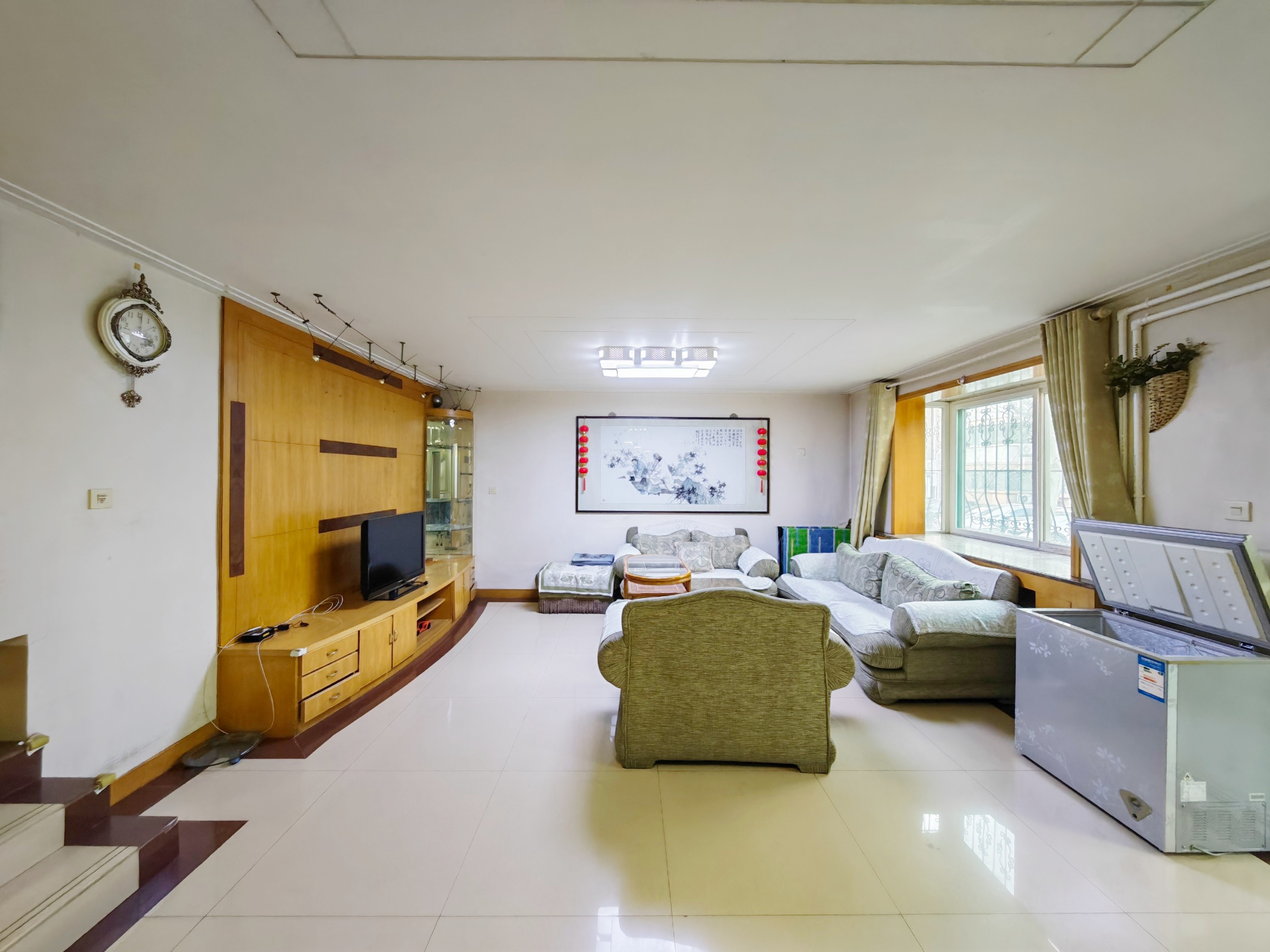  绿景嘉园3居室低楼层,近地铁随时看房