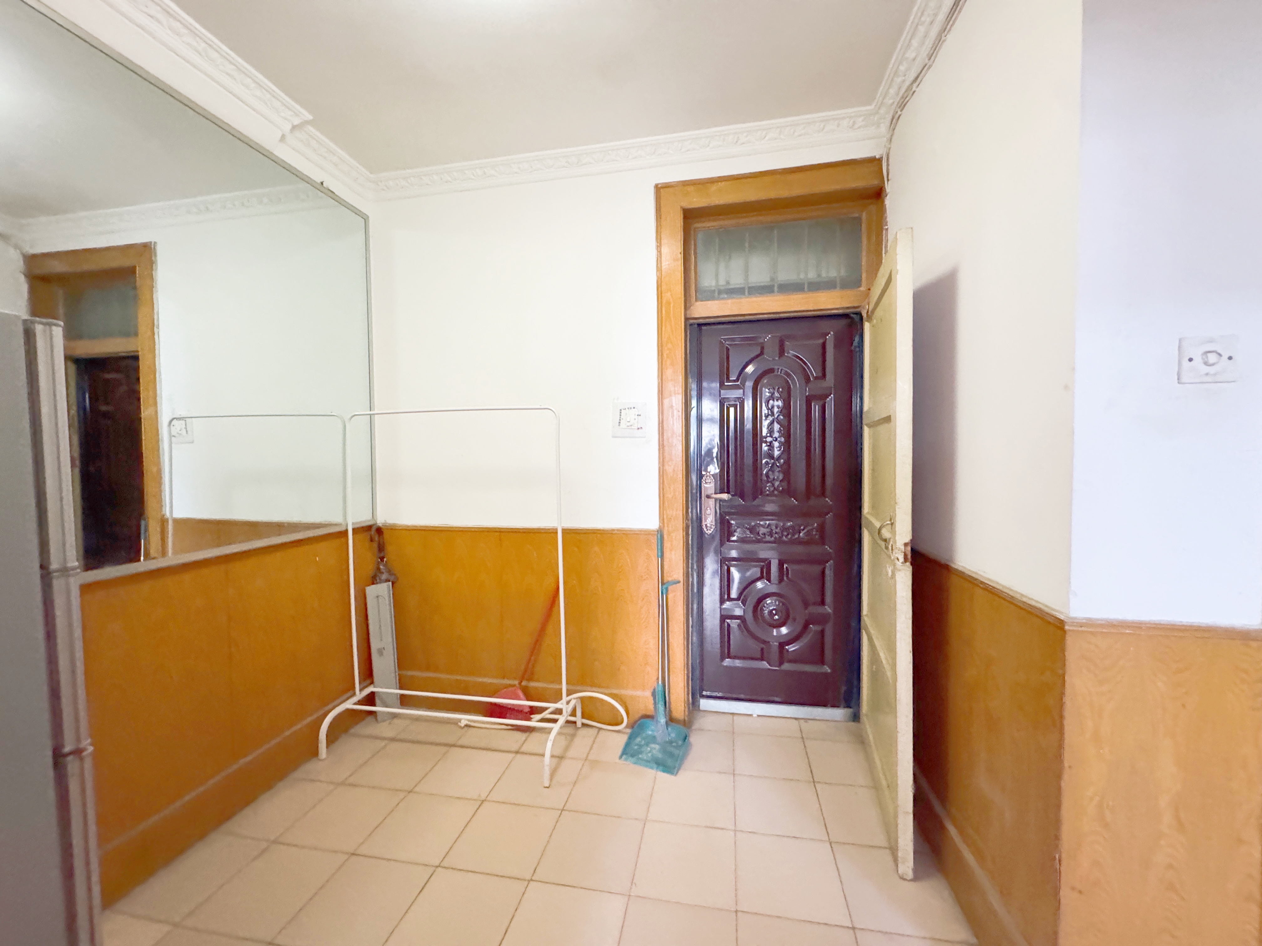  西义合庄2居室中楼层,近地铁随时看房