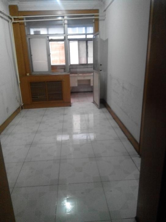 洪家楼西路82号