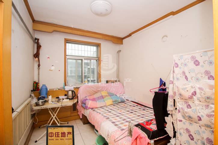 六里山路22号