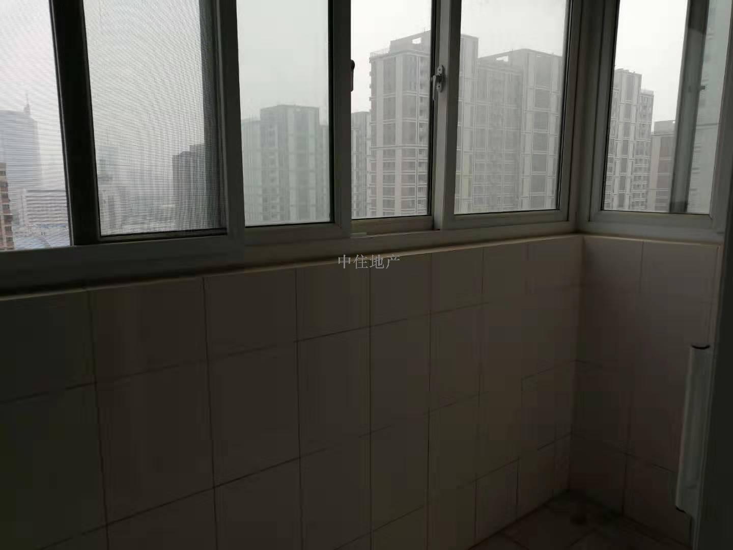 官扎营新区